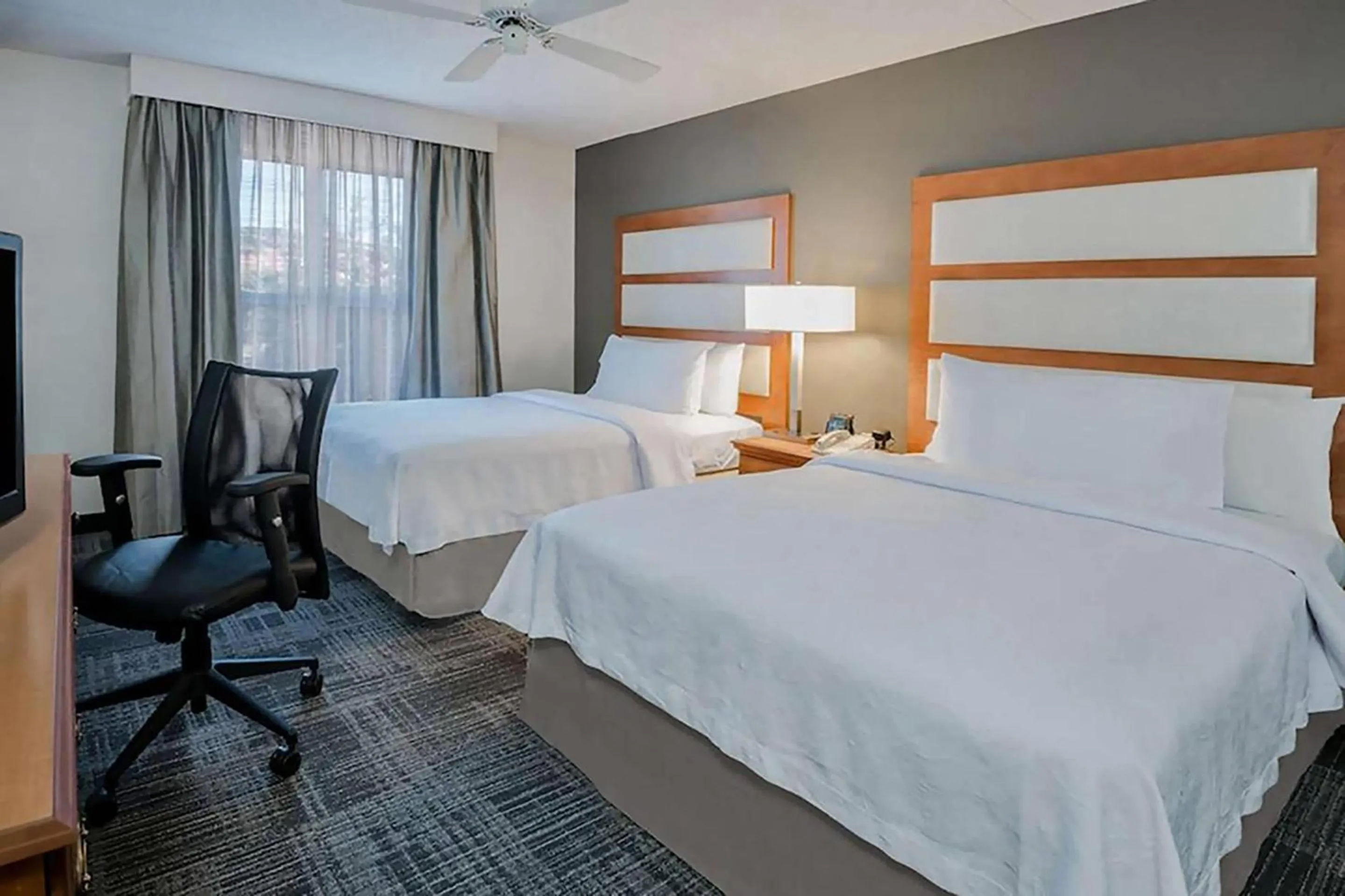 Bedroom in MainStay Suites Phoenix North