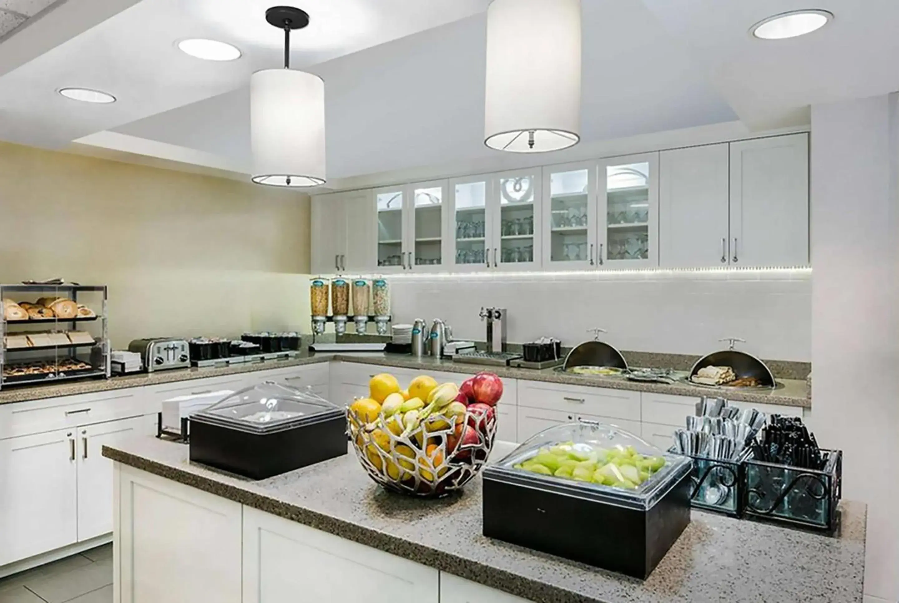 Breakfast in MainStay Suites Phoenix North Breakfast in MainStay Suites Phoenix North