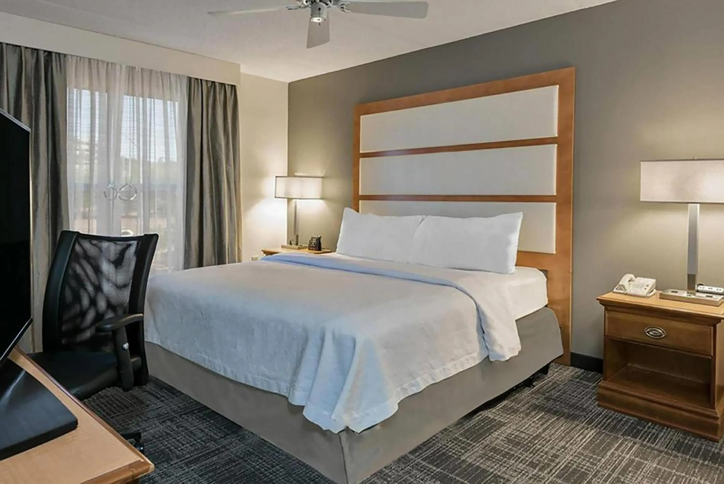 Bedroom in MainStay Suites Phoenix North