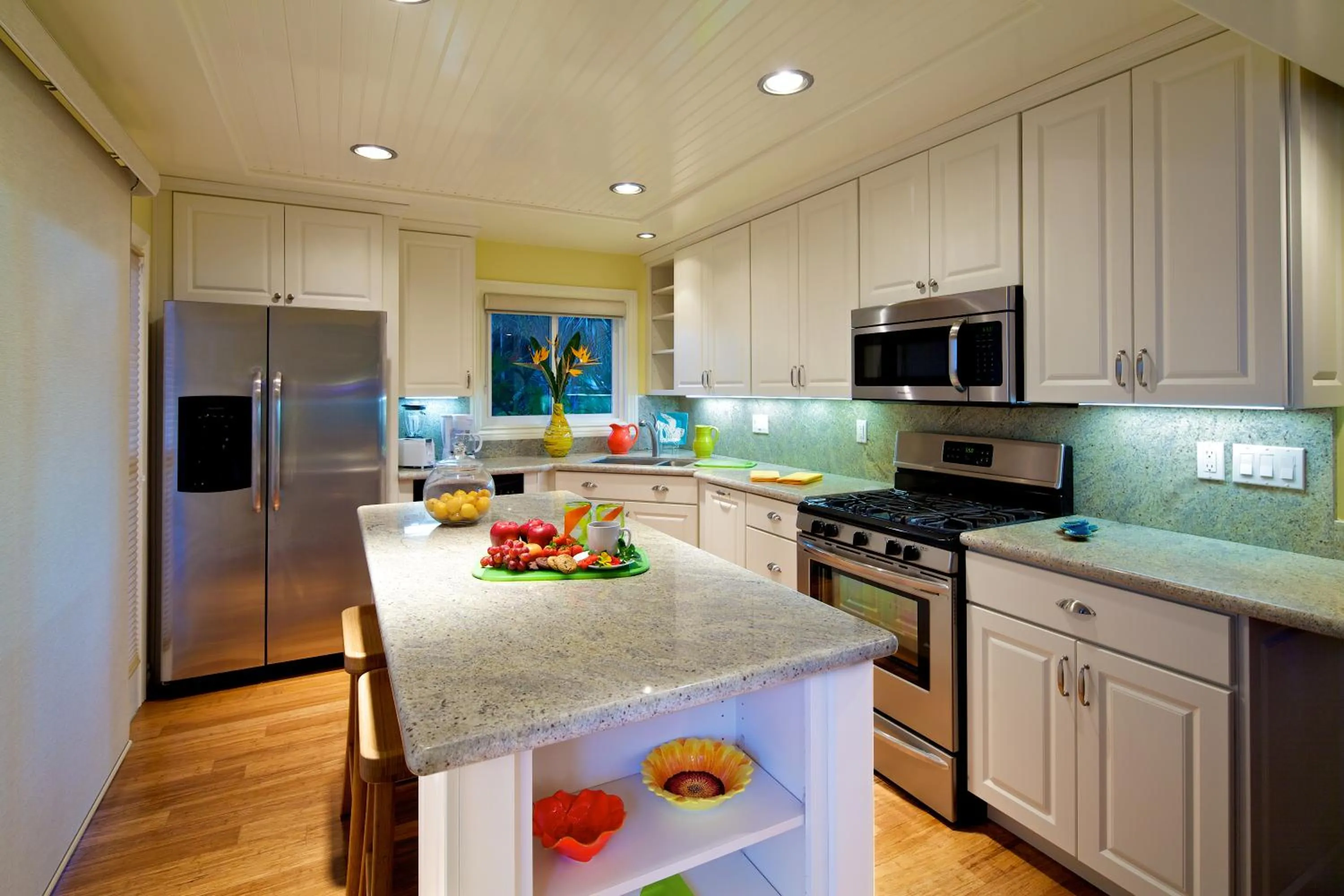Kitchen or kitchenette in Ocean Palms Beach Resort