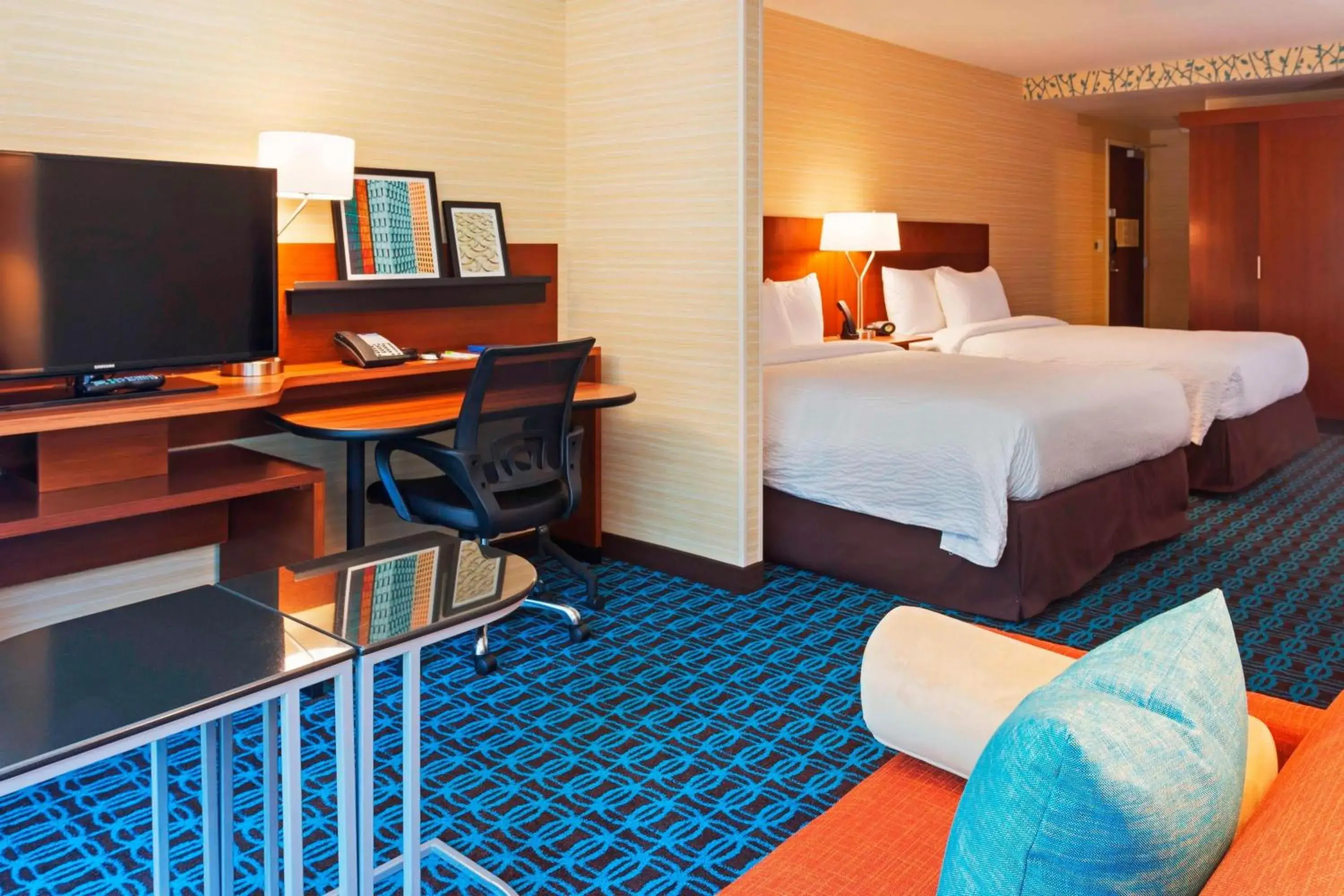 Queen Studio with Sofa Bed in Fairfield Inn and Suites Chicago Downtown-River North Queen Studio with Sofa Bed in Fairfield Inn and Suites Chicago Downtown-River North