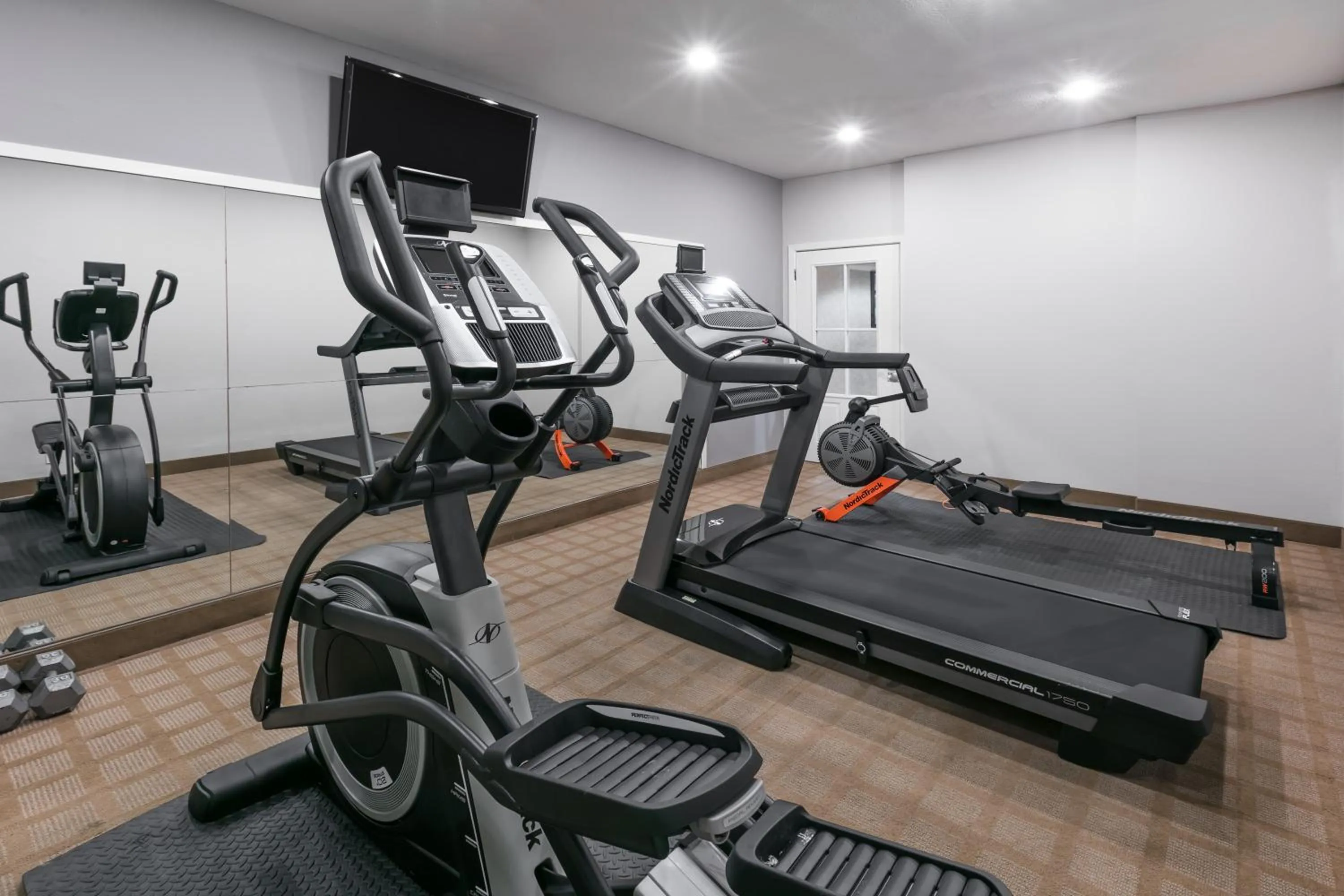 Fitness centre/facilities in Microtel Inn and Suites Lafayette
