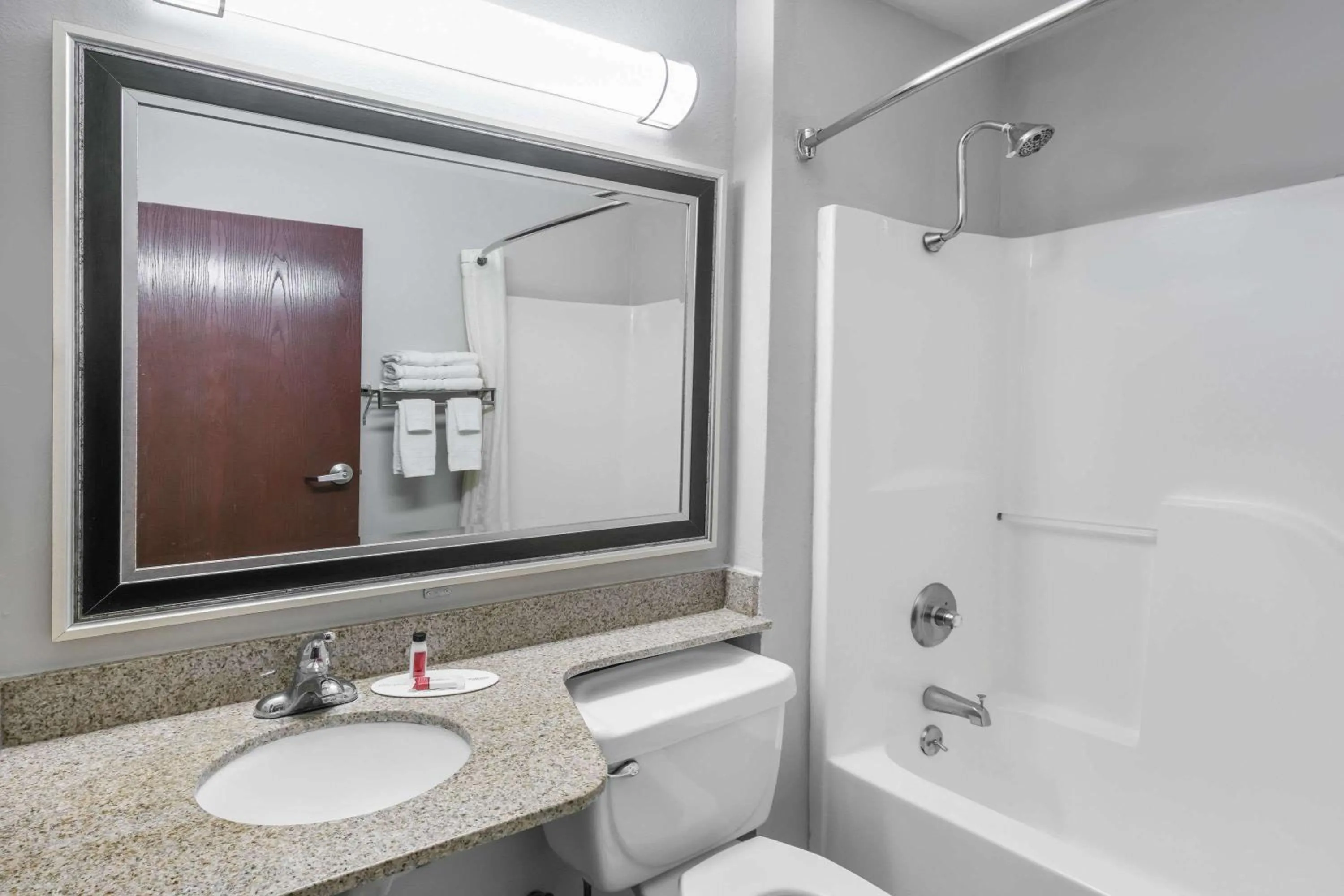 Bathroom in Microtel Inn and Suites Lafayette