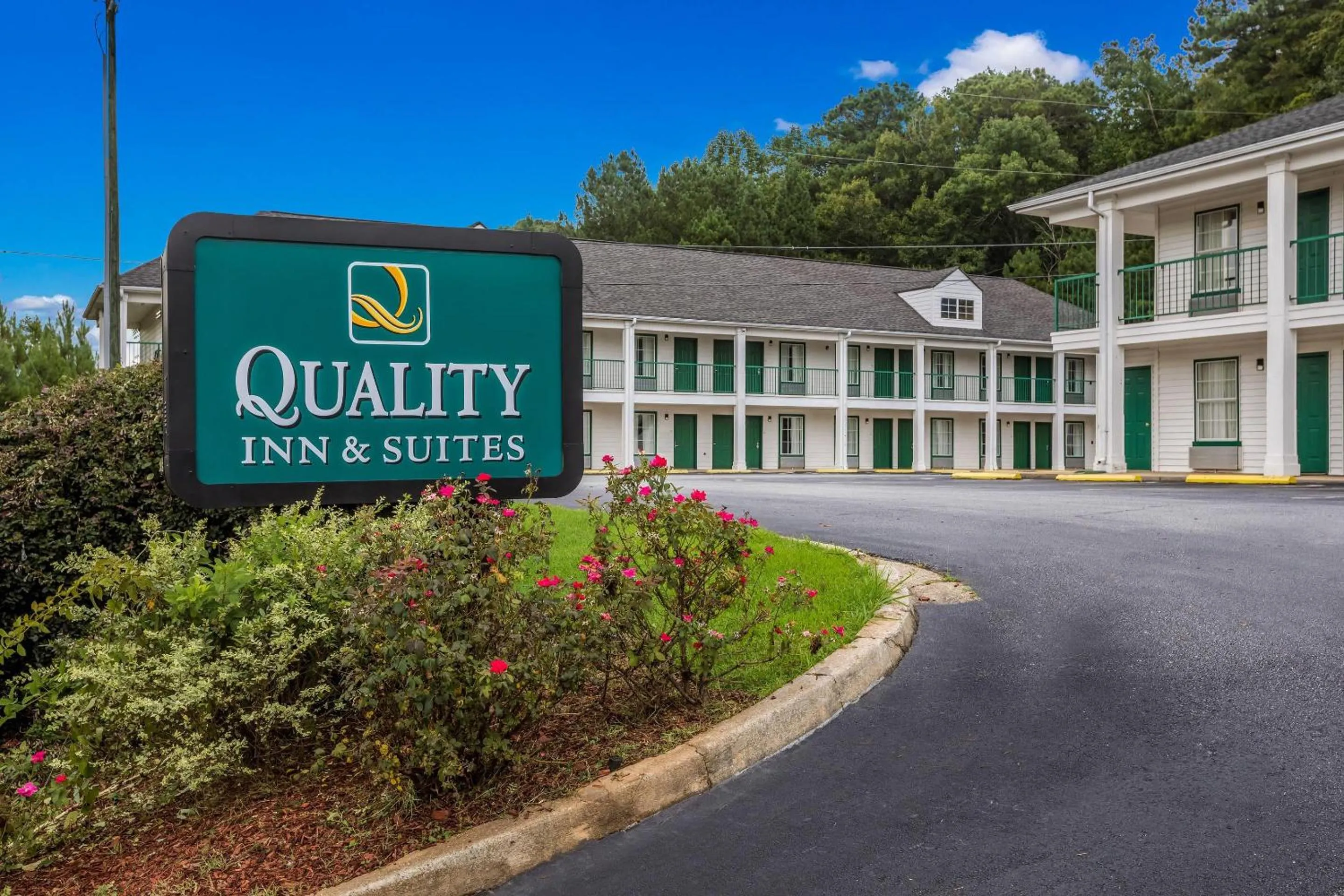 Property building in Quality Inn & Suites Greensboro near Lake Oconee