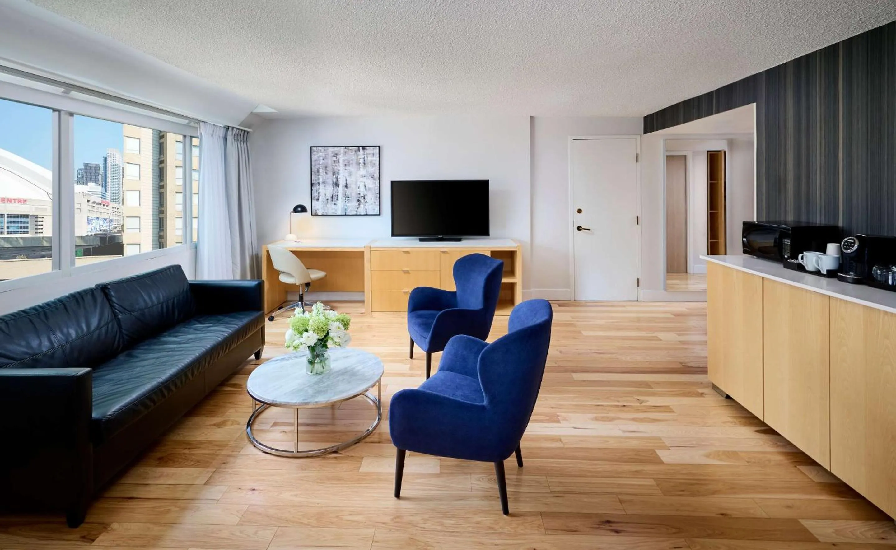 Bedroom in Radisson Blu Toronto Downtown