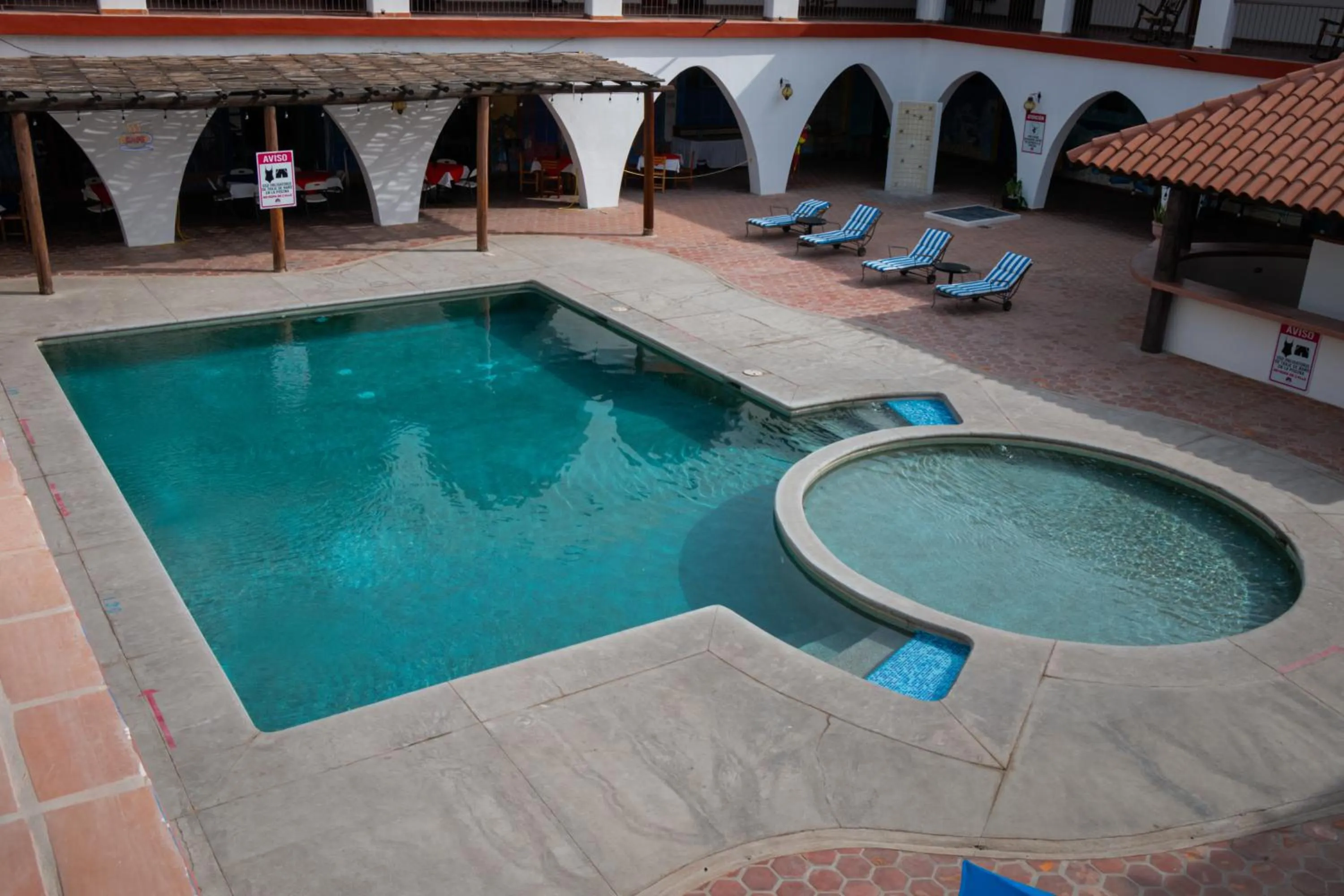 Pool view in Hotel Hacienda Bugambilias La Paz