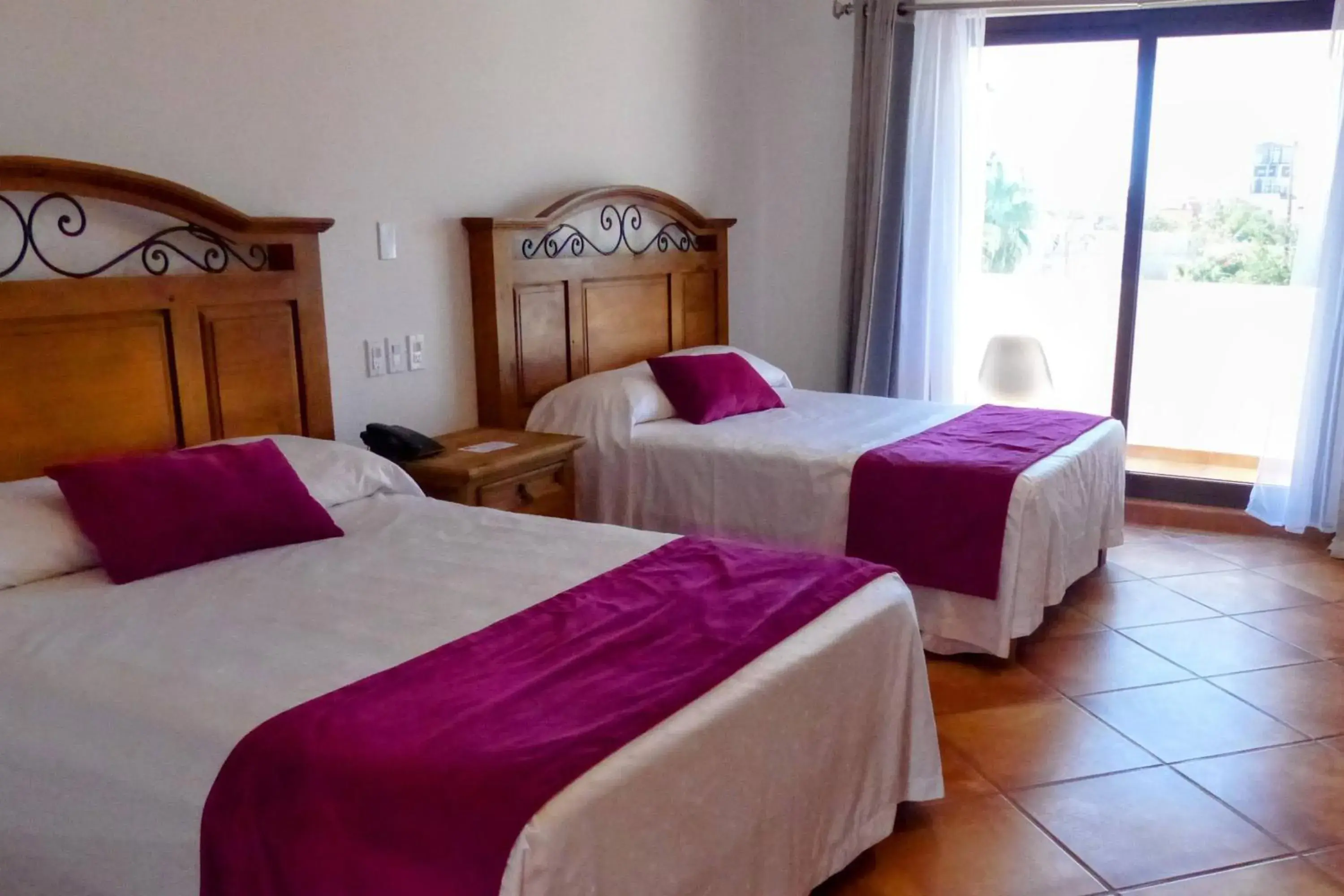 Deluxe Double or Twin Room with Balcony in Hotel Hacienda Bugambilias La Paz Deluxe Double or Twin Room with Balcony in Hotel Hacienda Bugambilias La Paz