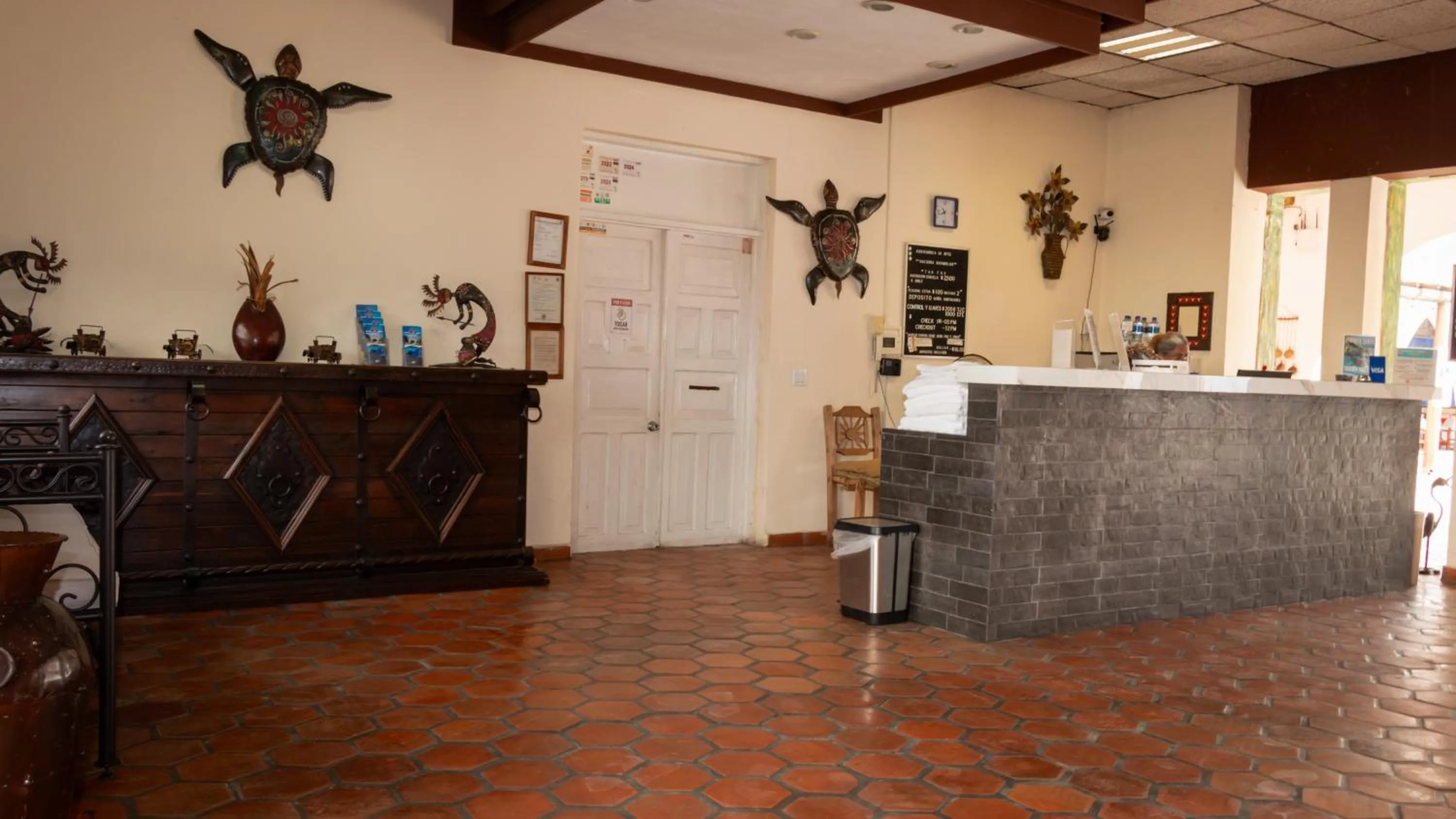 Living room in Hotel Hacienda Bugambilias La Paz