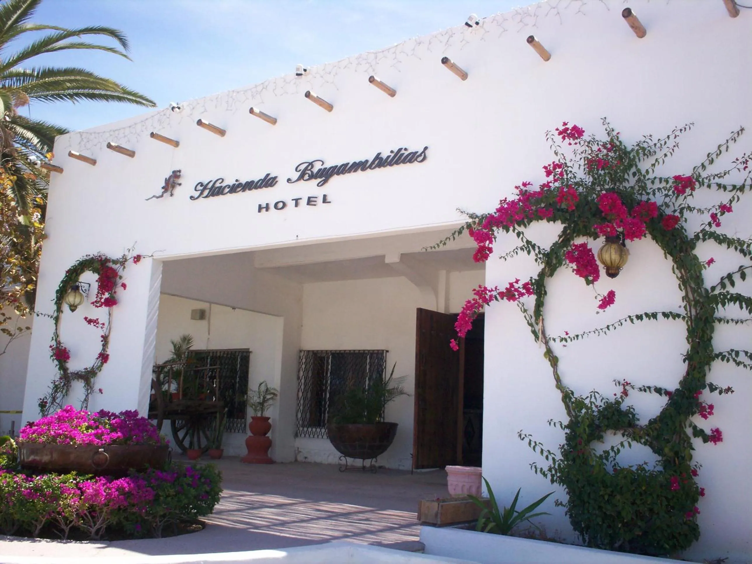 Property building in Hotel Hacienda Bugambilias La Paz