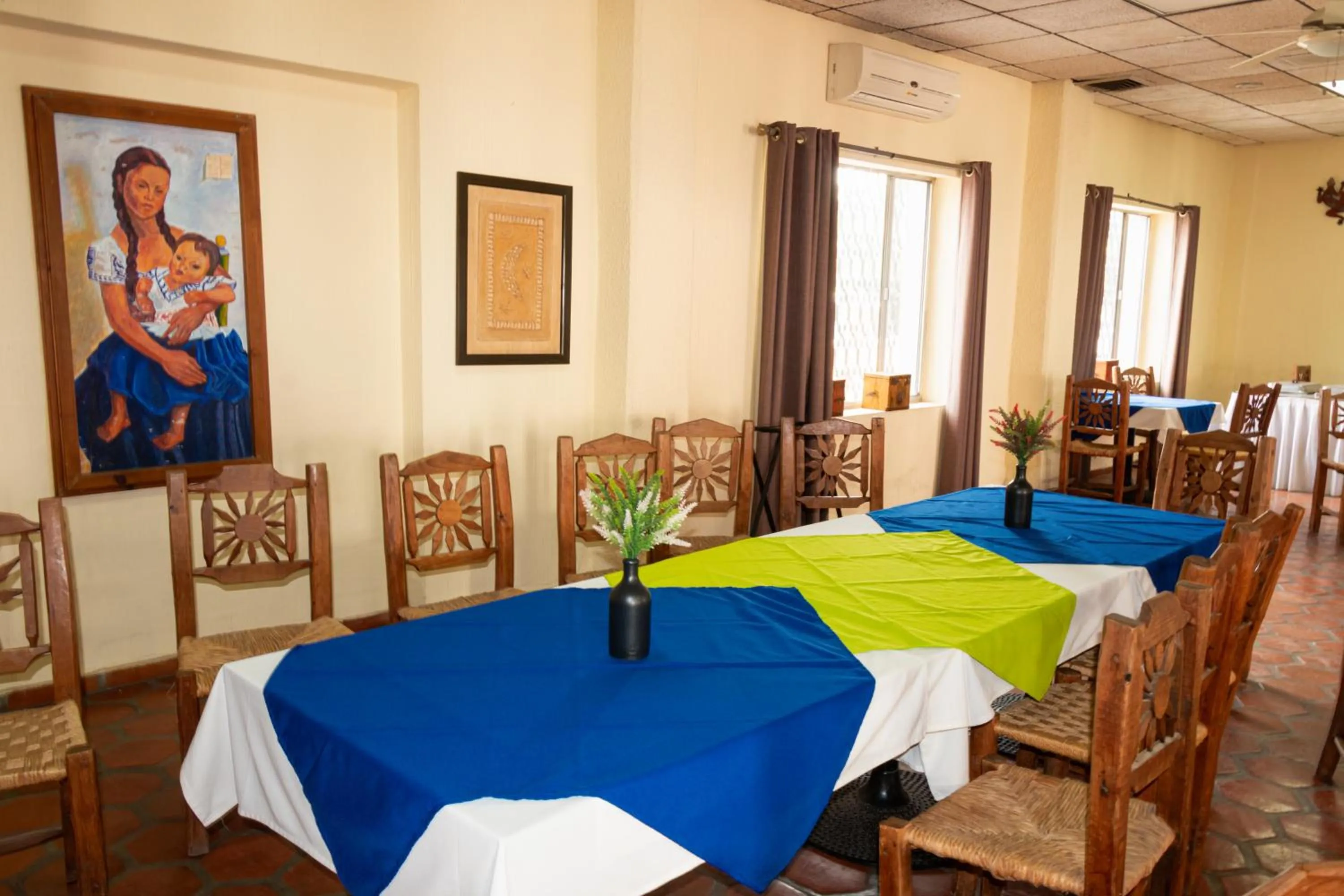 Restaurant/places to eat in Hotel Hacienda Bugambilias La Paz