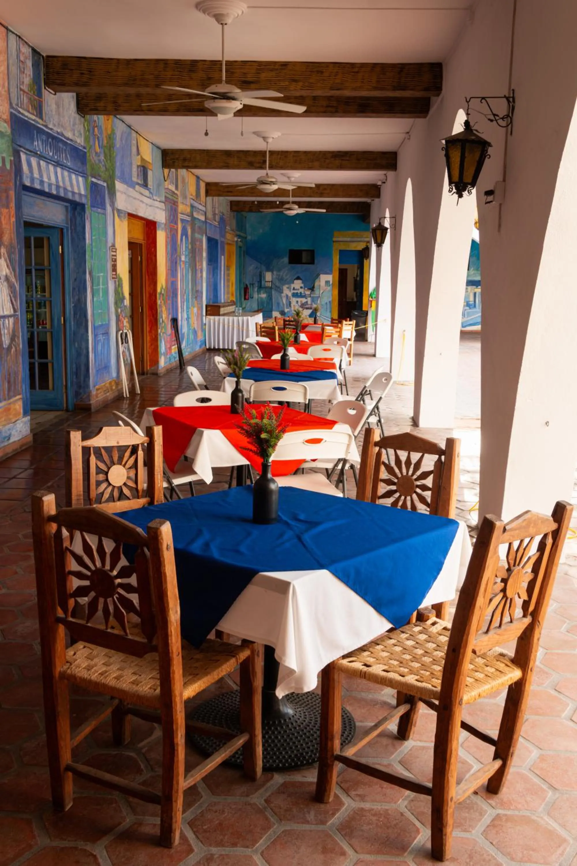 Restaurant/places to eat in Hotel Hacienda Bugambilias La Paz