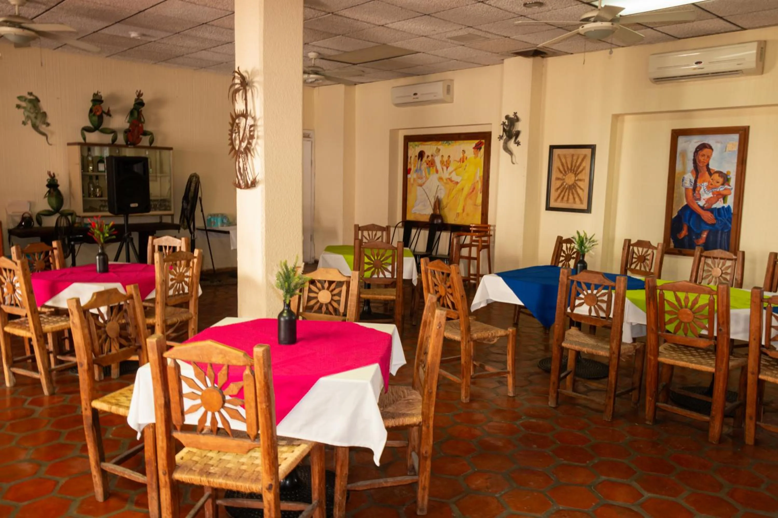 Restaurant/places to eat in Hotel Hacienda Bugambilias La Paz