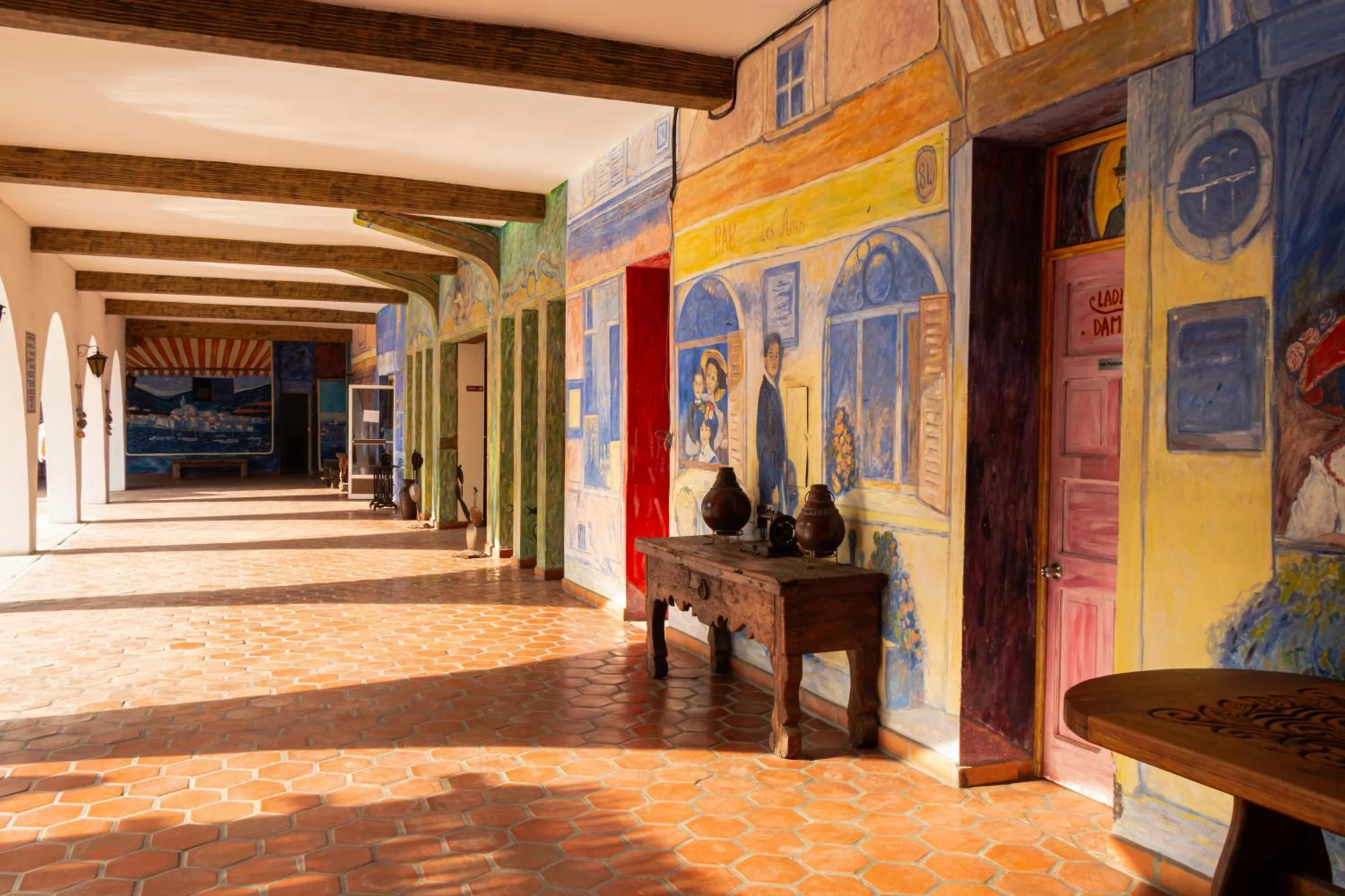 Day in Hotel Hacienda Bugambilias La Paz