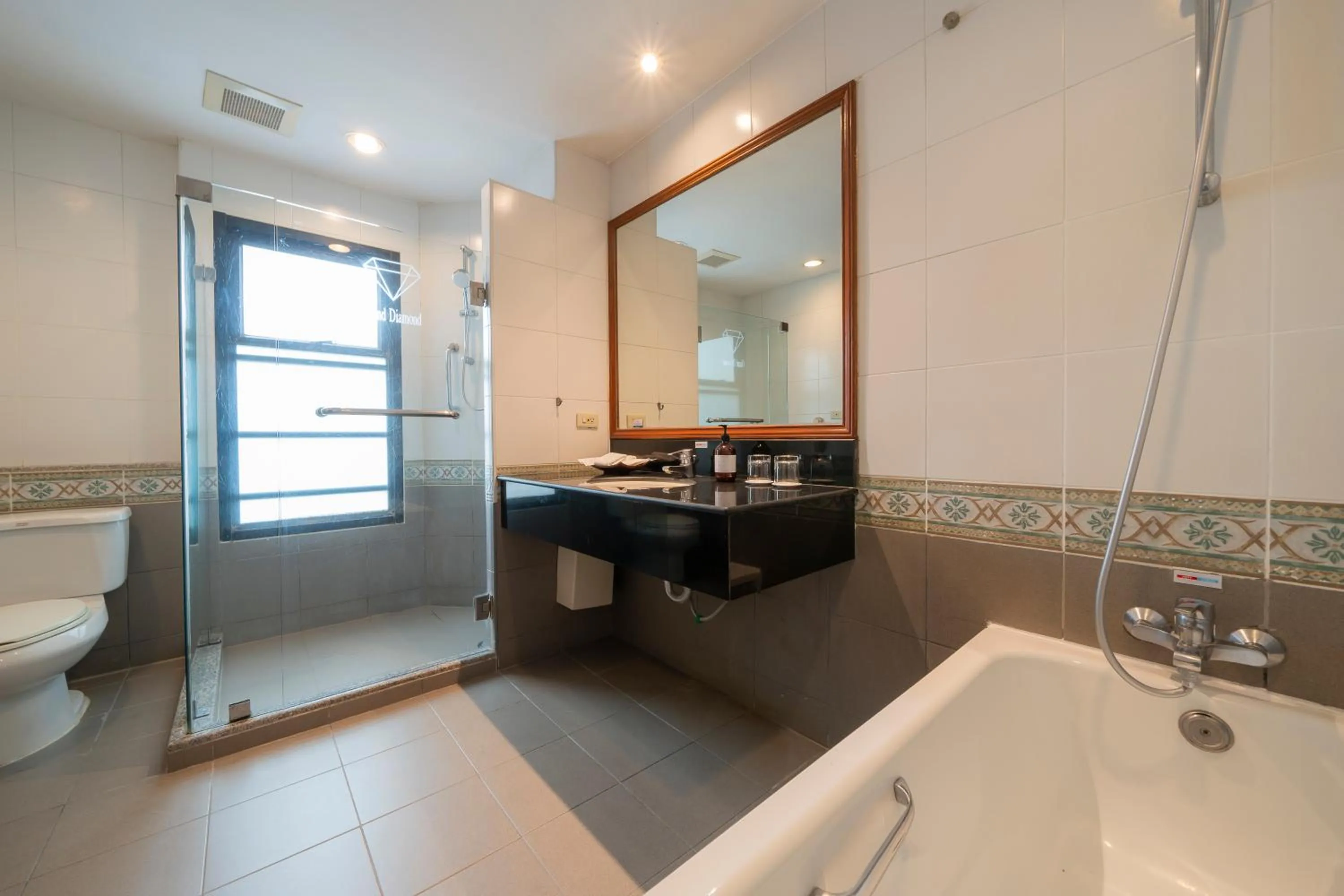 Bathroom in Grand Diamond Suites Hotel