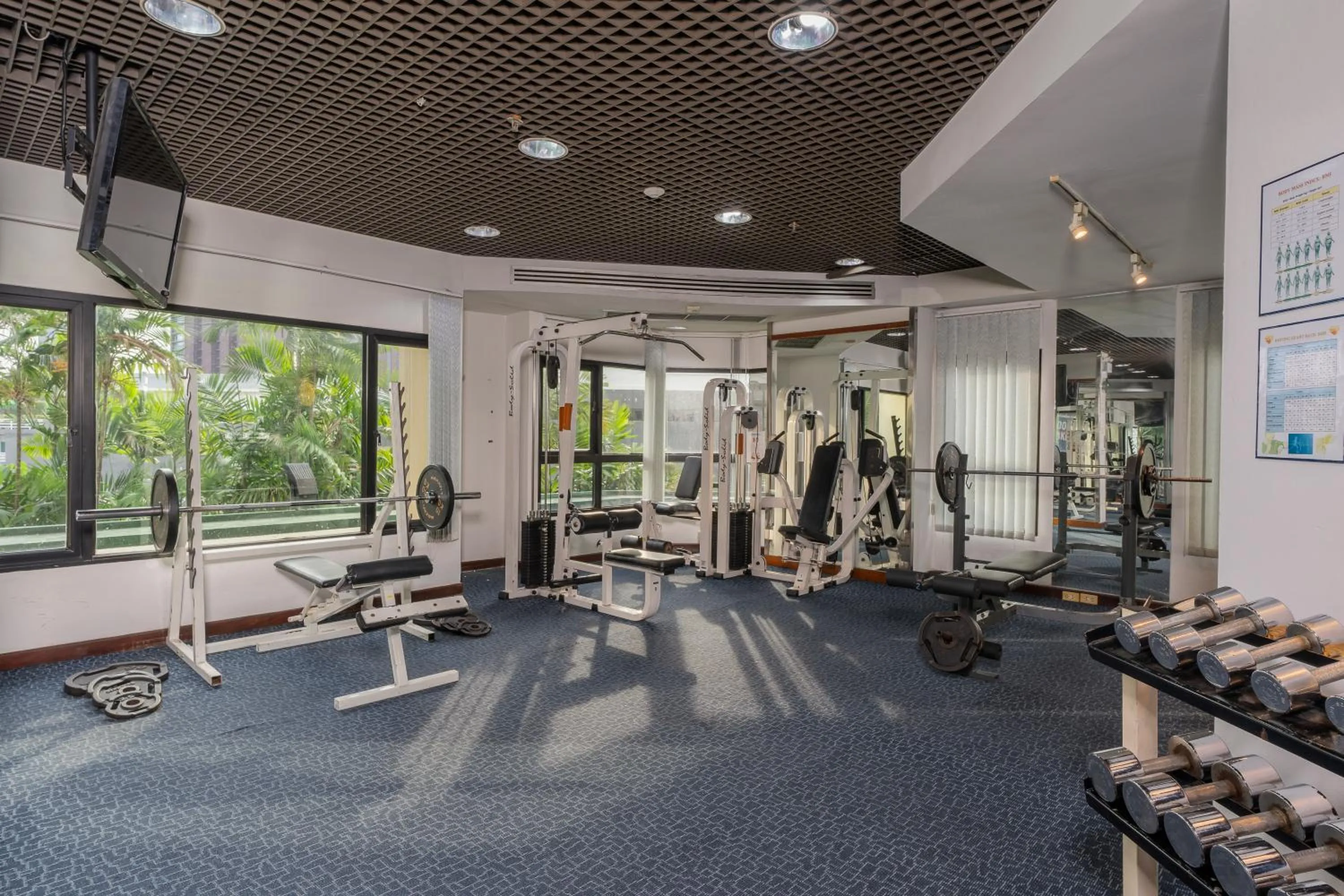 Fitness centre/facilities in Grand Diamond Suites Hotel