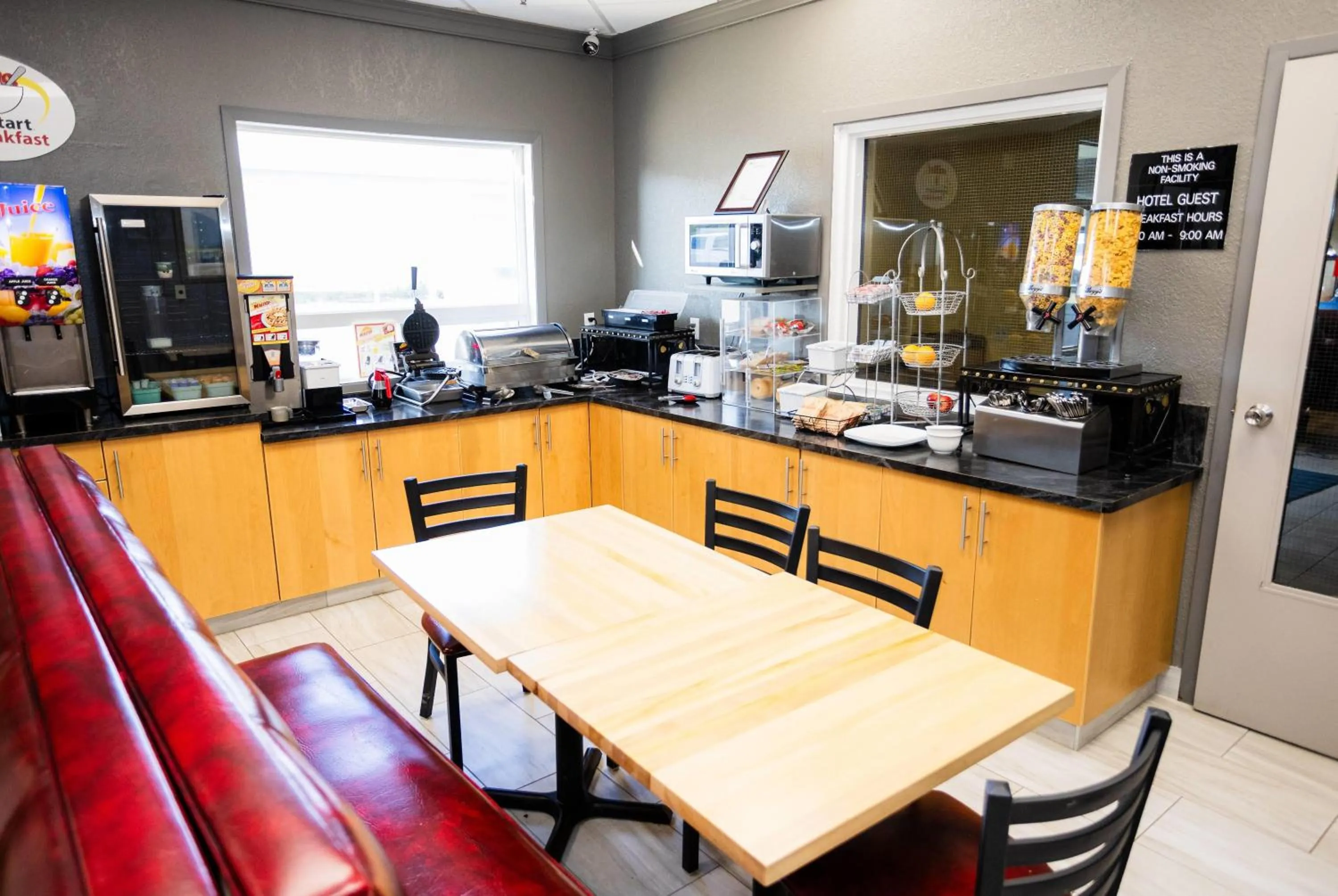 Restaurant/places to eat in Super 8 by Wyndham Drayton Valley