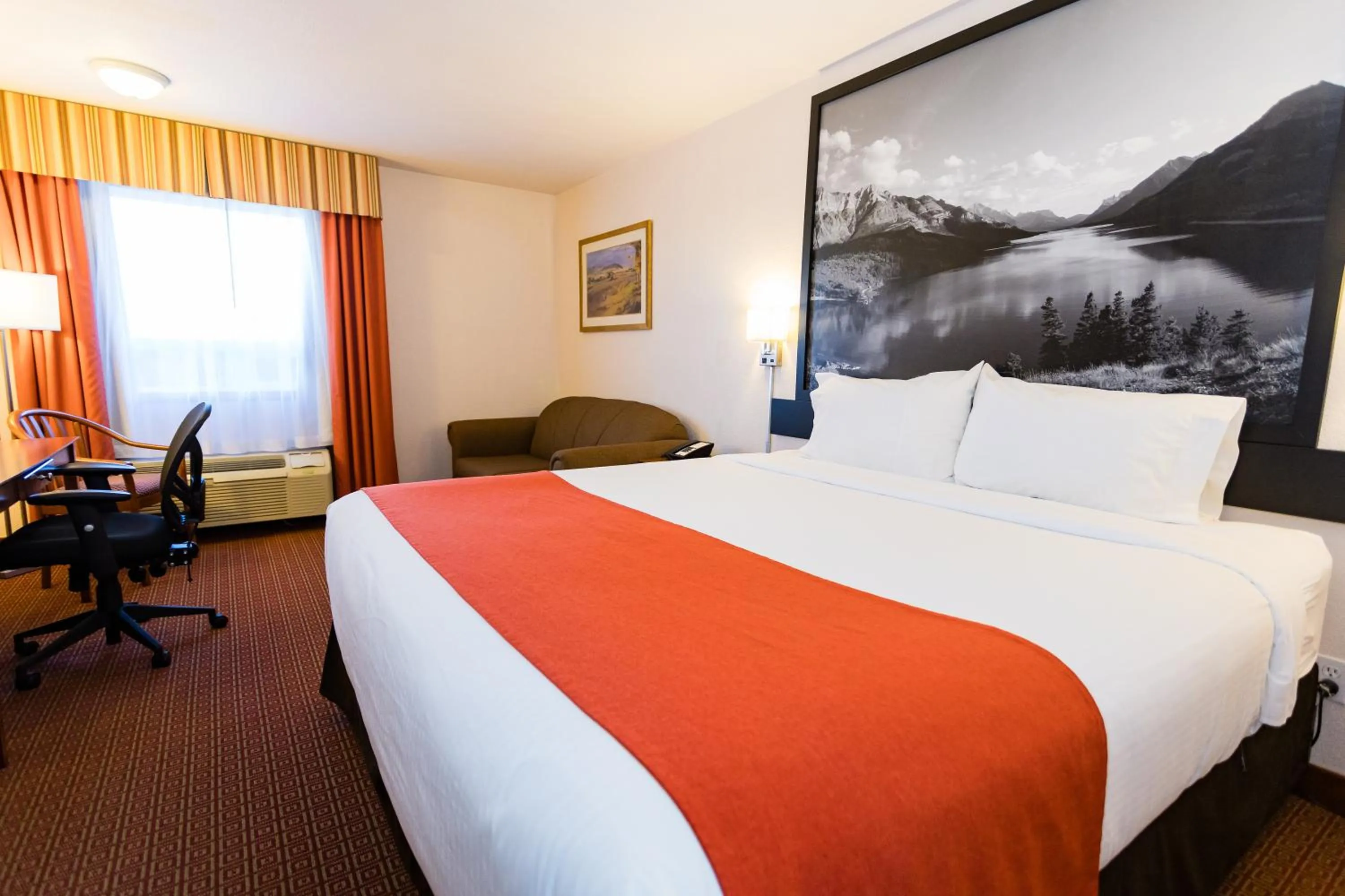 Bed in Super 8 by Wyndham Drayton Valley
