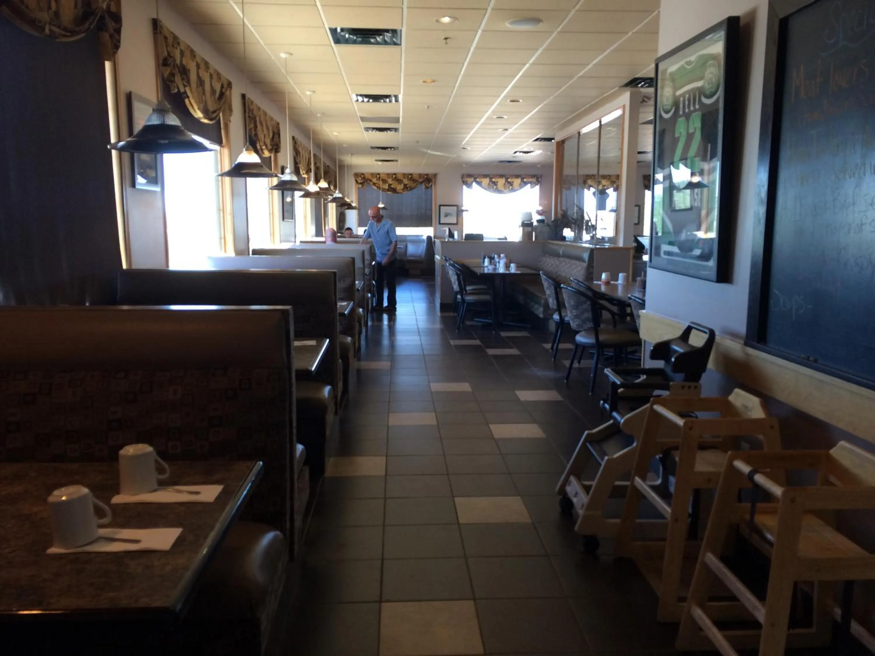 Restaurant/places to eat in Super 8 by Wyndham Drayton Valley