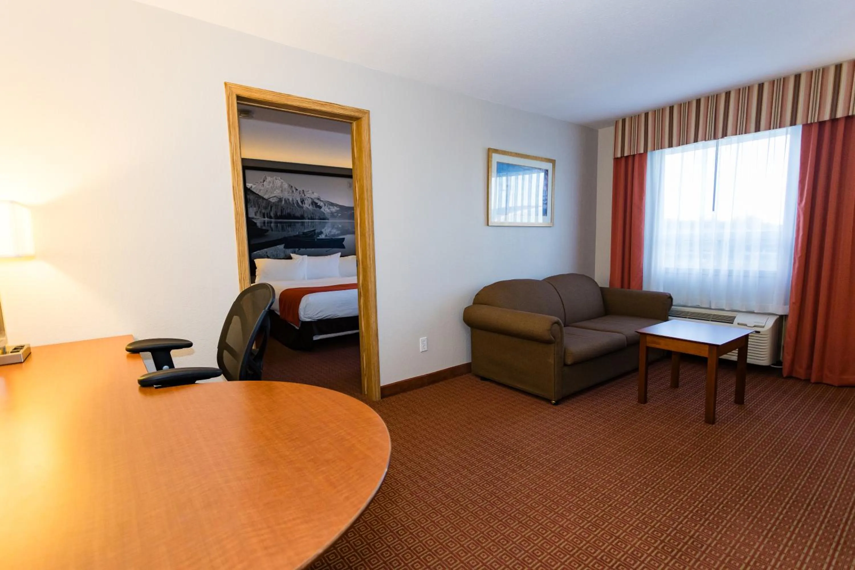 Super 8 by Wyndham Drayton Valley