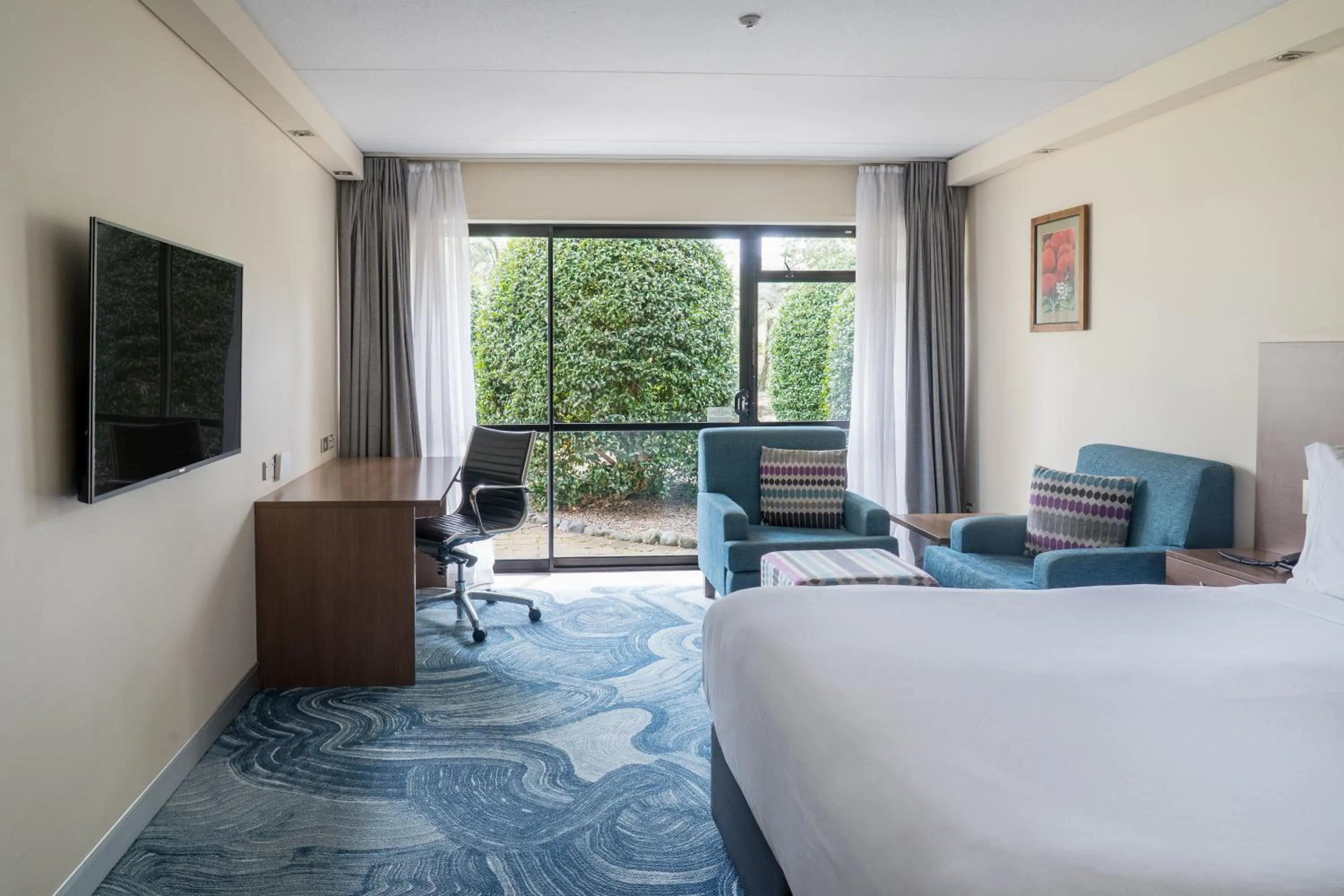 Bedroom, Bed in Holiday Inn Auckland Airport by IHG