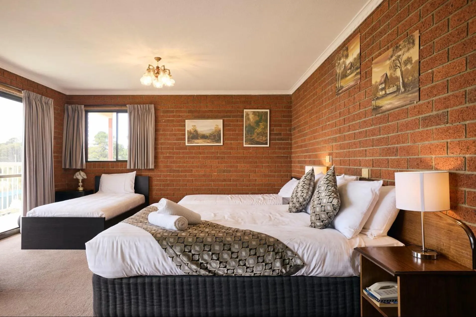 Bed in The Waterloo Hotel