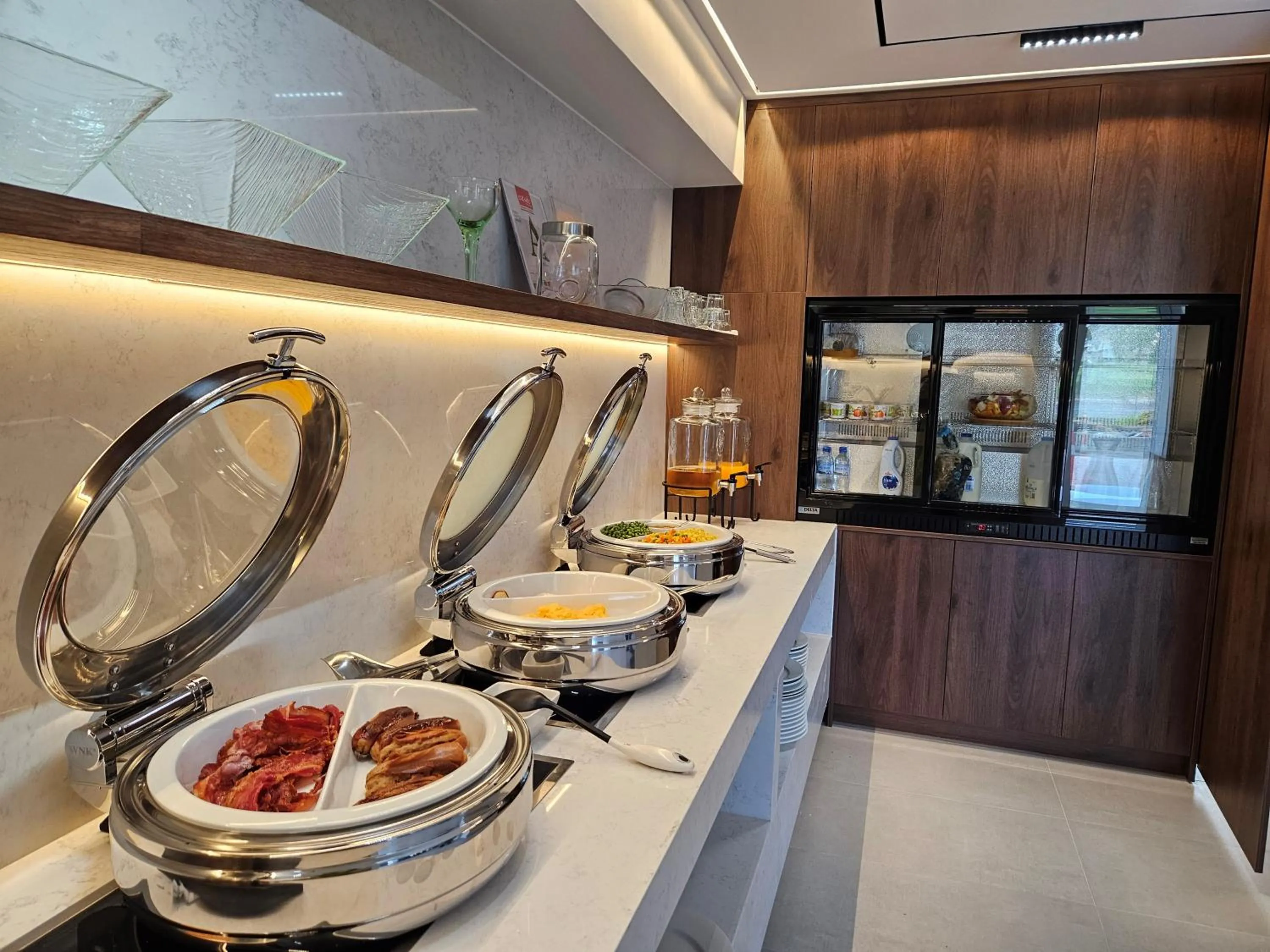 Restaurant/places to eat in Best Western Newmarket Inn & Suites