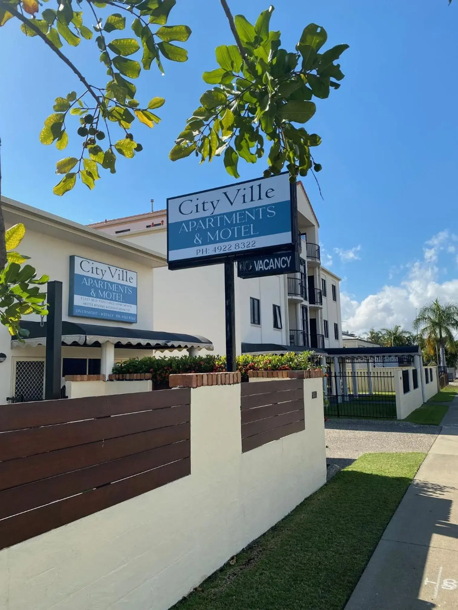 Cityville Apartments & Motel Cityville Apartments & Motel