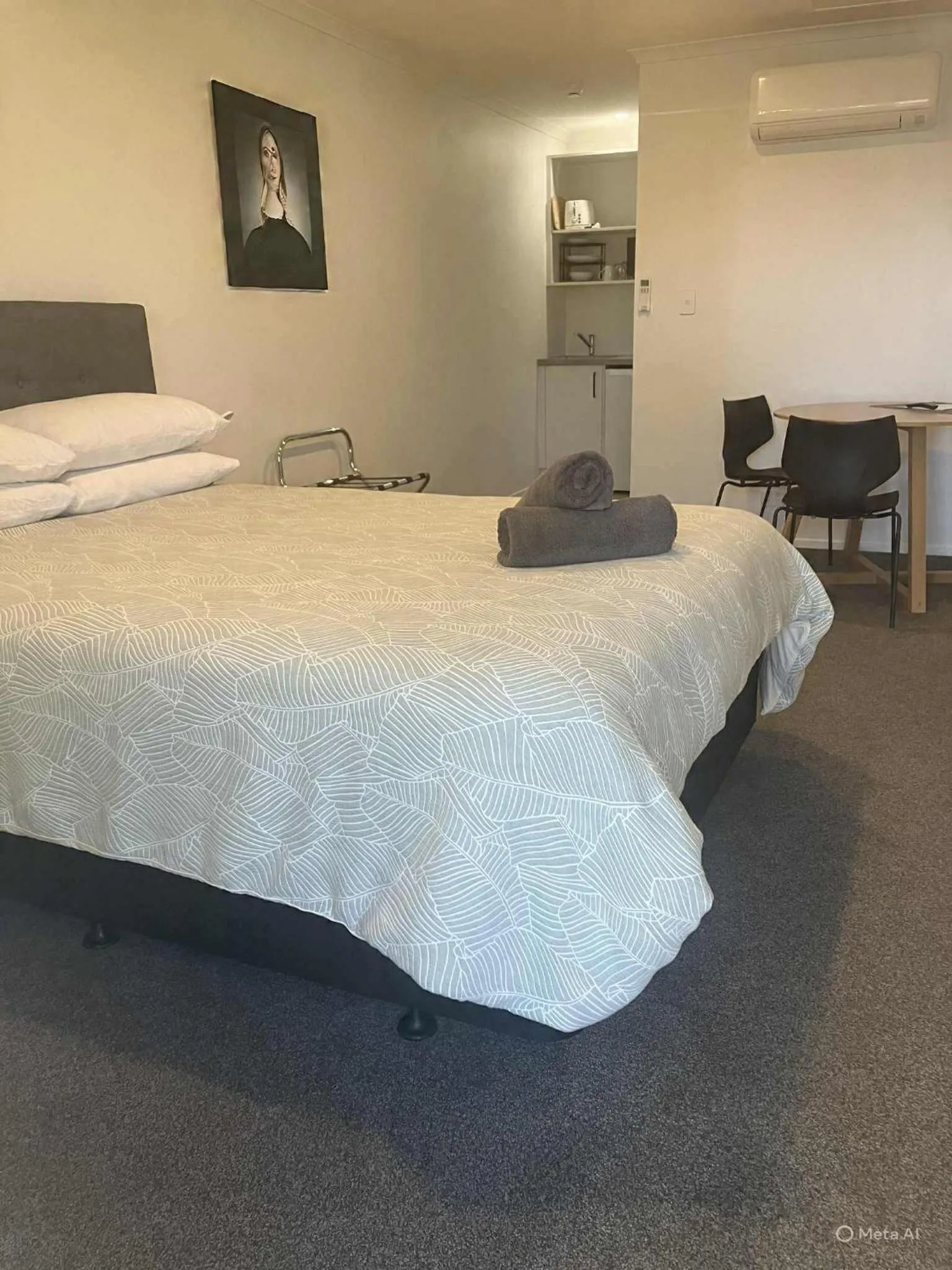 Bed in Tripinn Airconditioned Motels & Affordable Accommodation