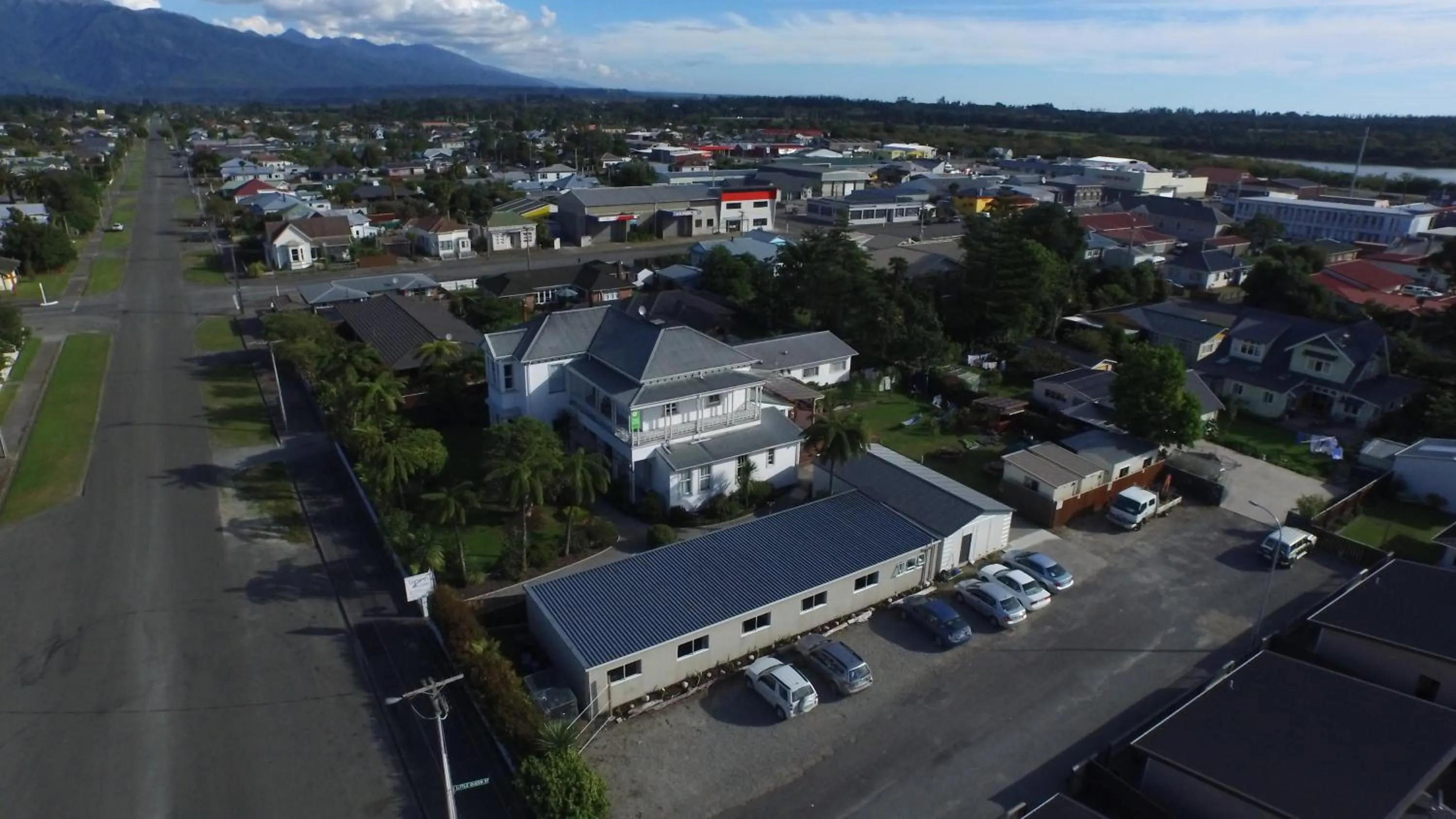 Neighbourhood in Tripinn Airconditioned Motels & Affordable Accommodation