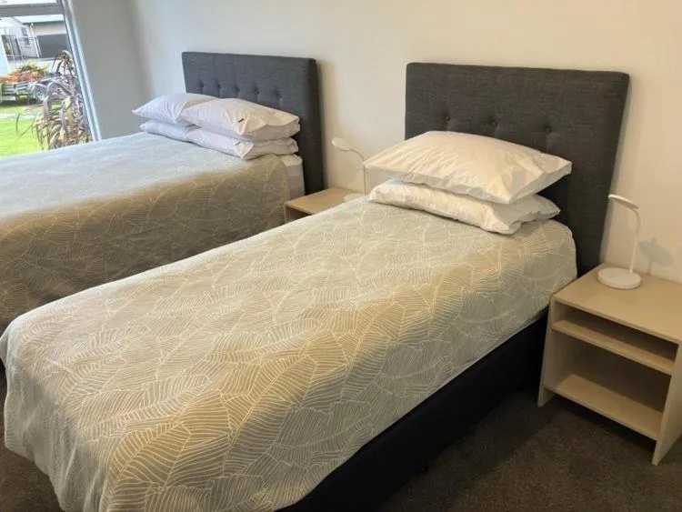 Bed in Tripinn Airconditioned Motels & Affordable Accommodation