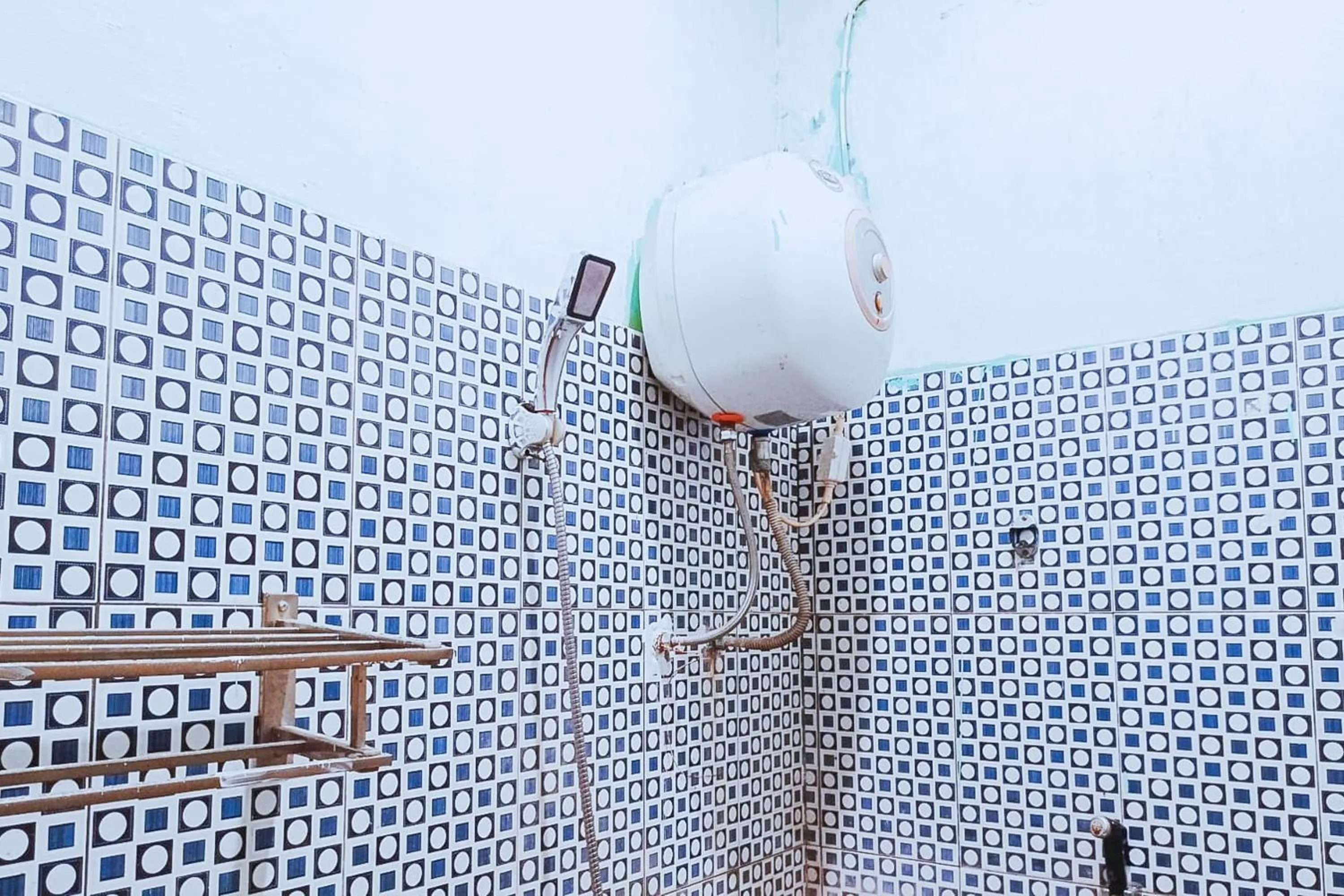 Bathroom in Urbanview at Wedika Hotel Bengkulu