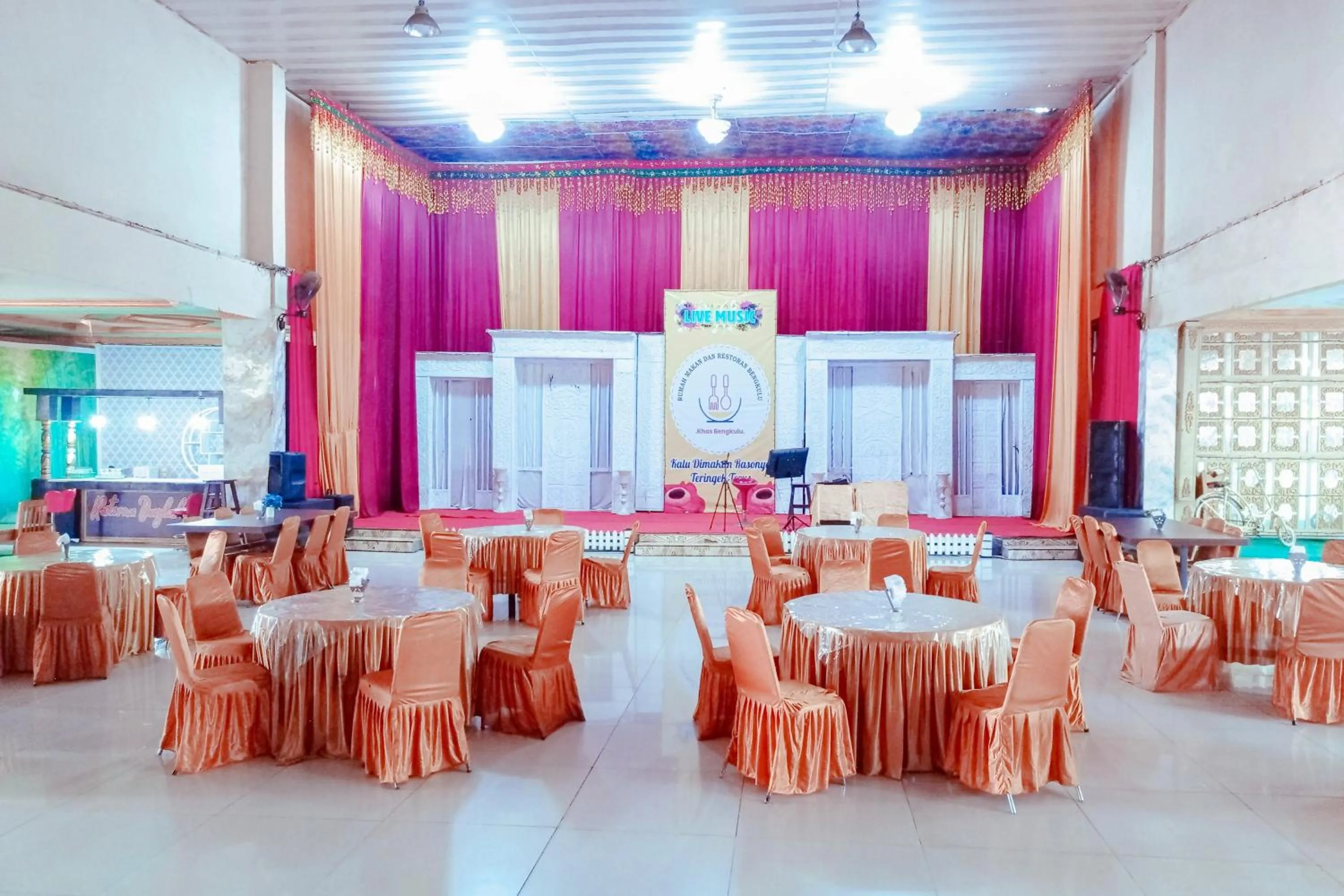 Meeting/conference room in Urbanview at Wedika Hotel Bengkulu