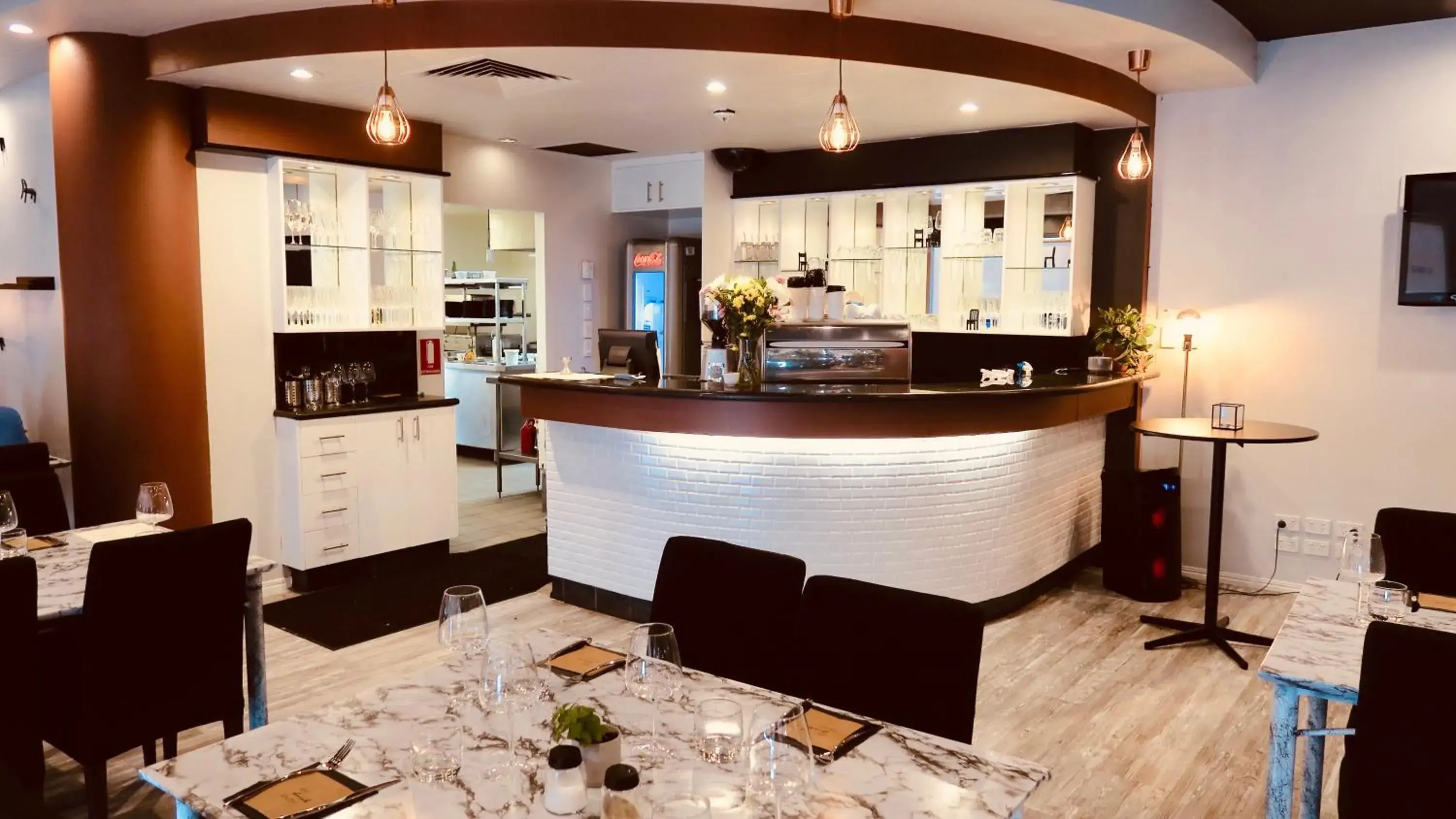 Restaurant/places to eat in Springwood Tower Apartment Hotel Restaurant/places to eat in Springwood Tower Apartment Hotel