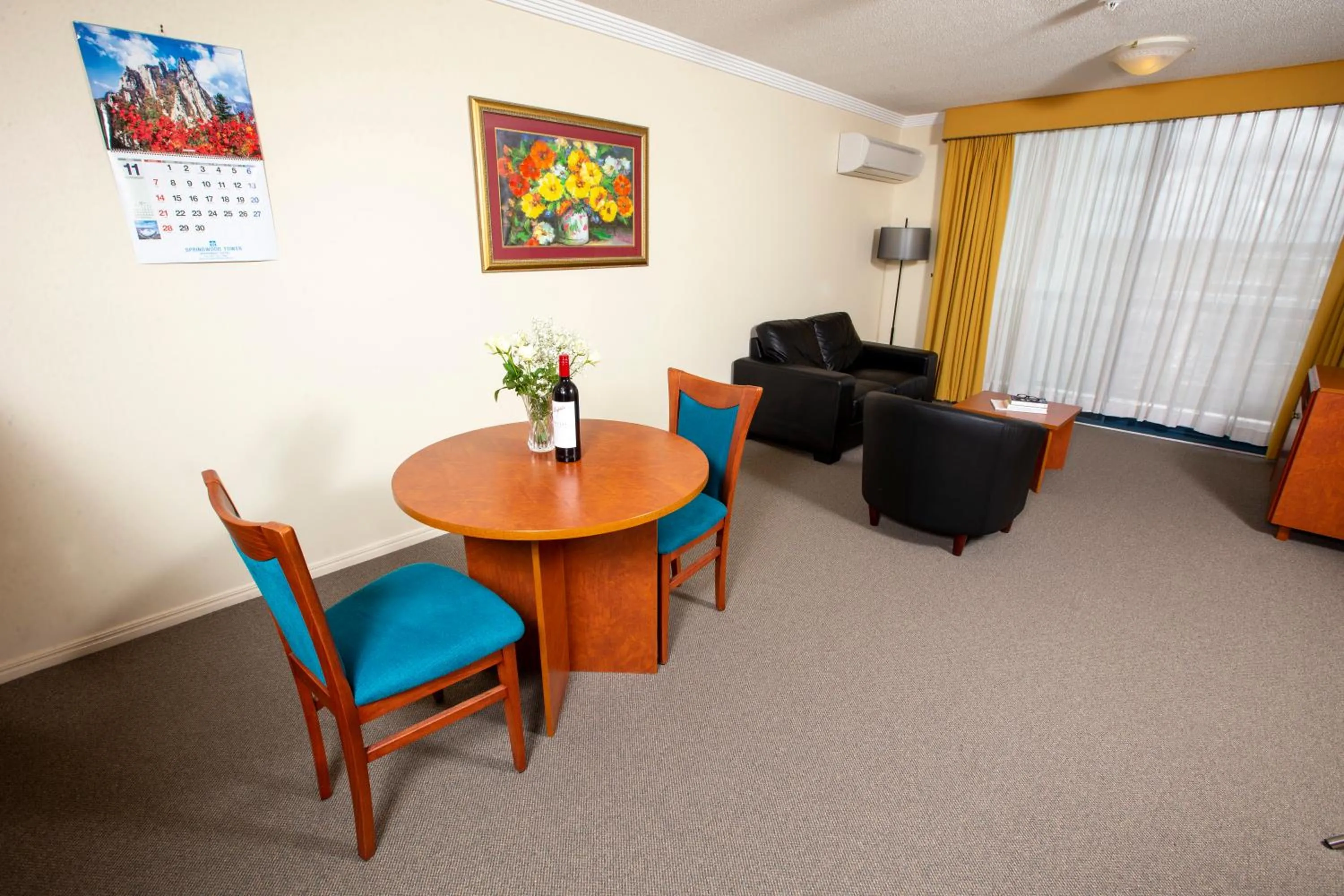 Dining area in Springwood Tower Apartment Hotel