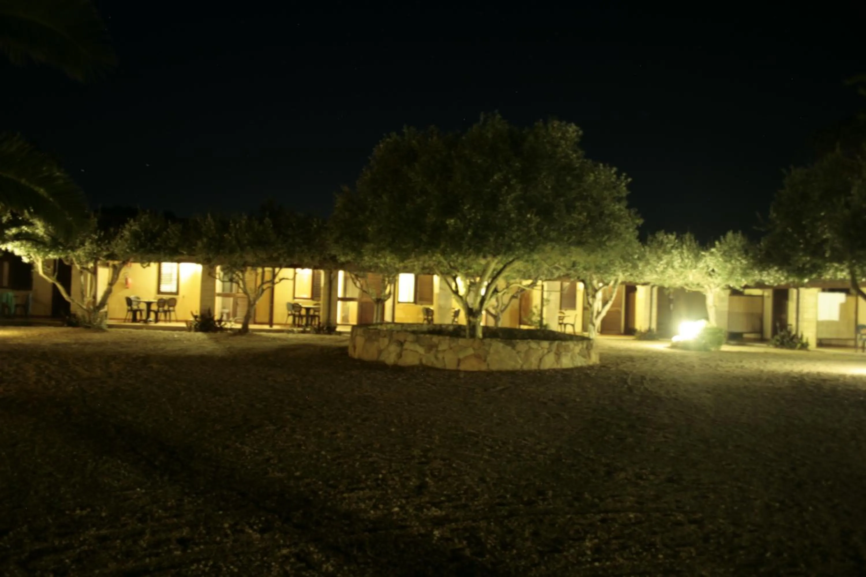 Patio in Albergo Residenziale Menhirs