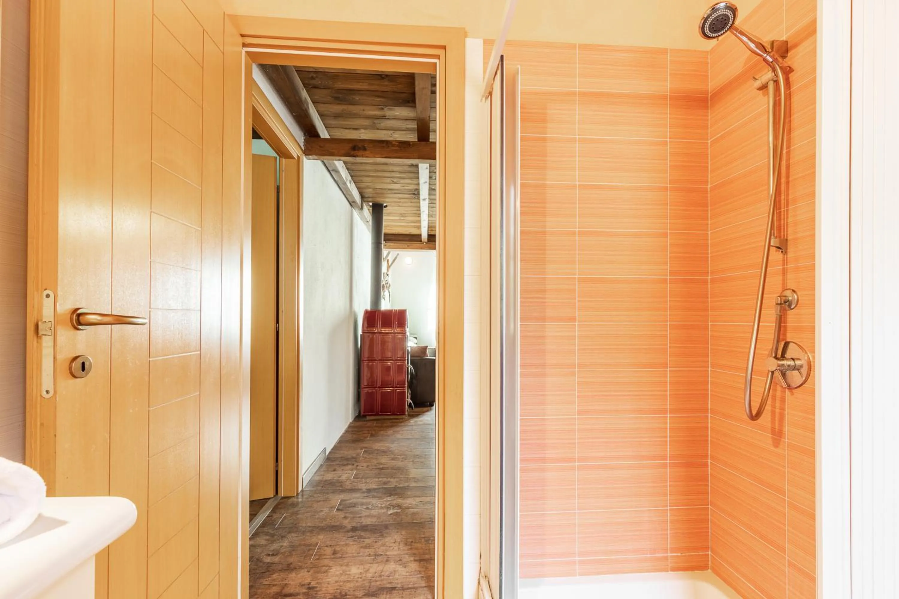 Shower in Albergo Residenziale Menhirs