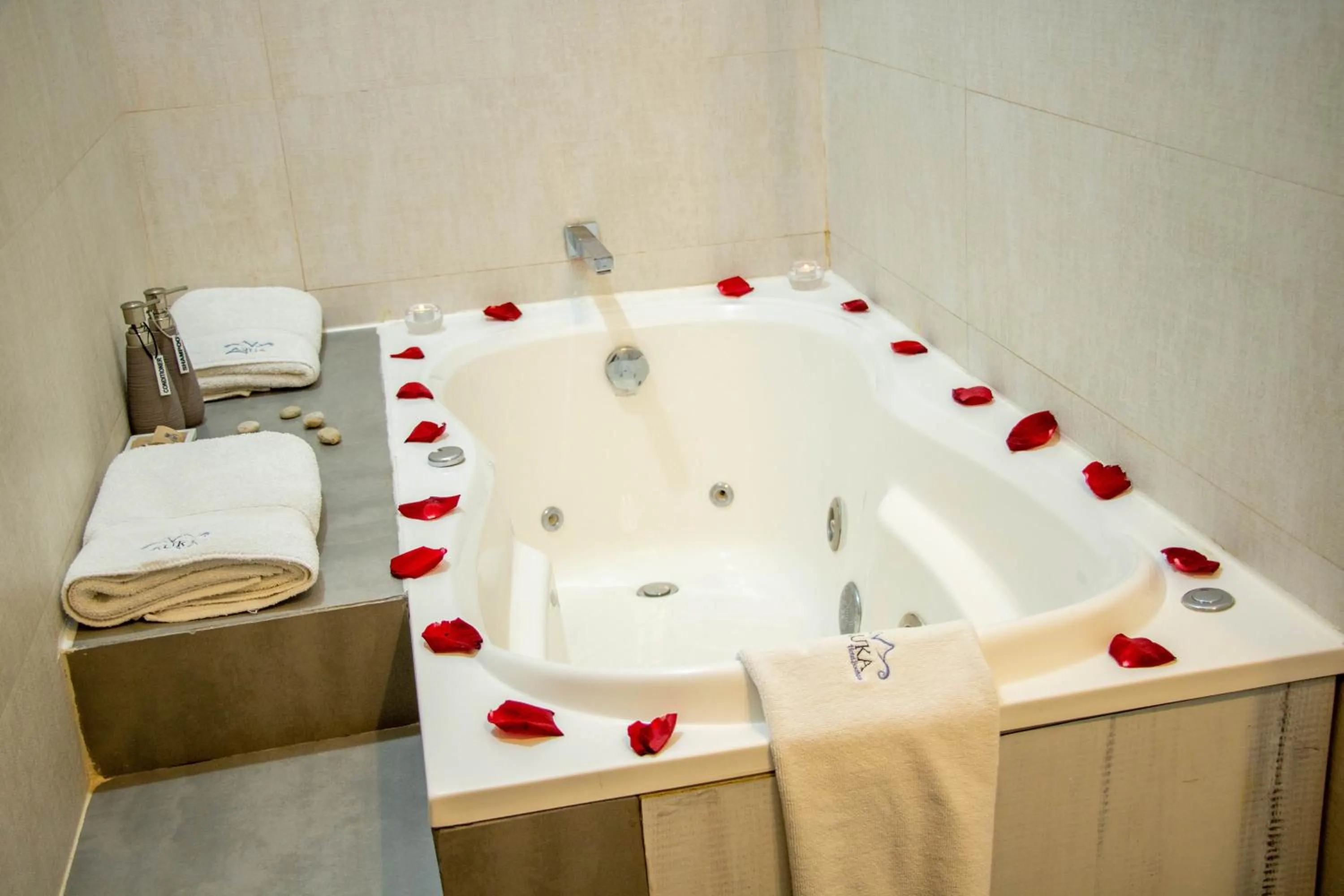 Hot Tub in Auka Boutique San Blas