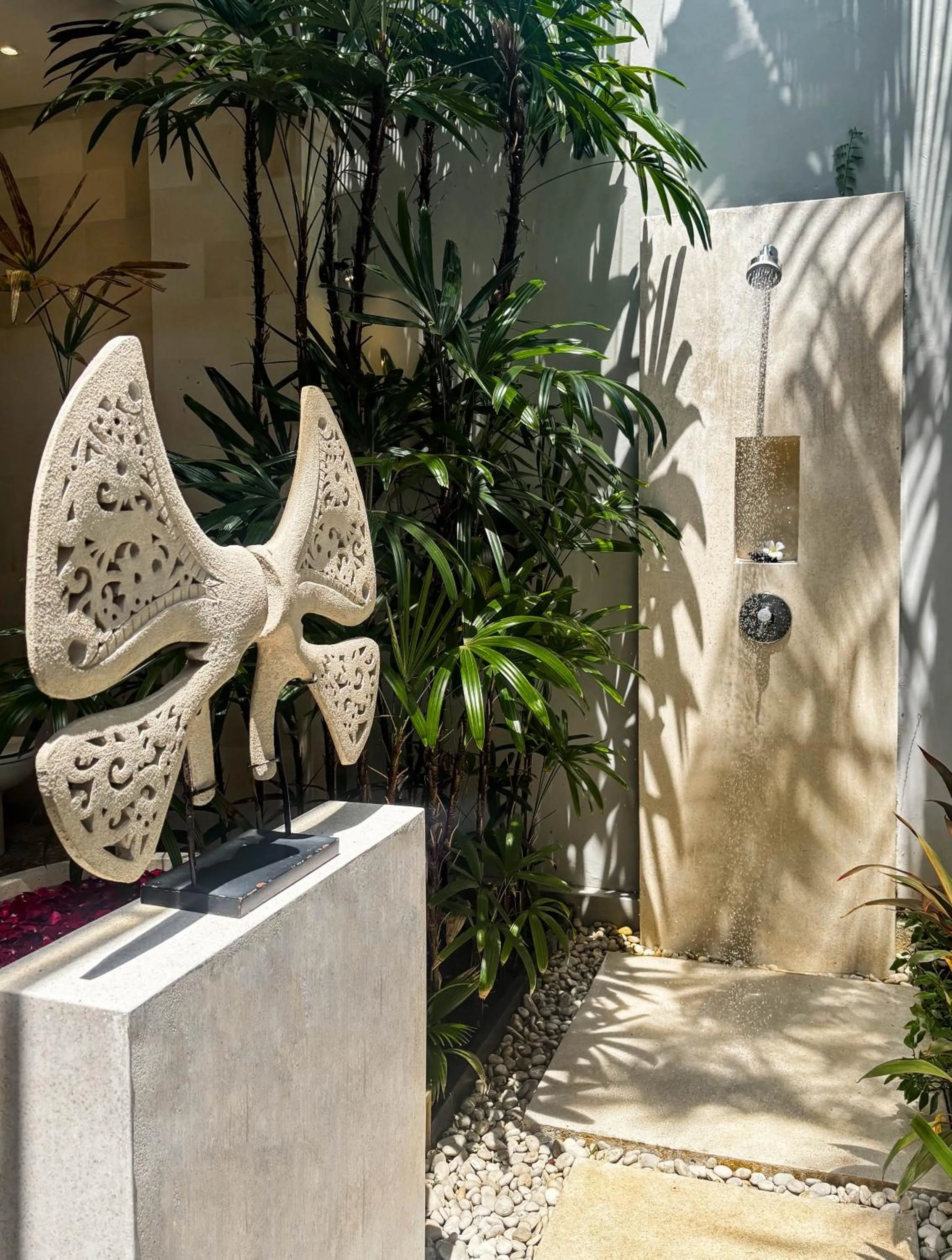 Shower in Nyaman Villas Seminyak