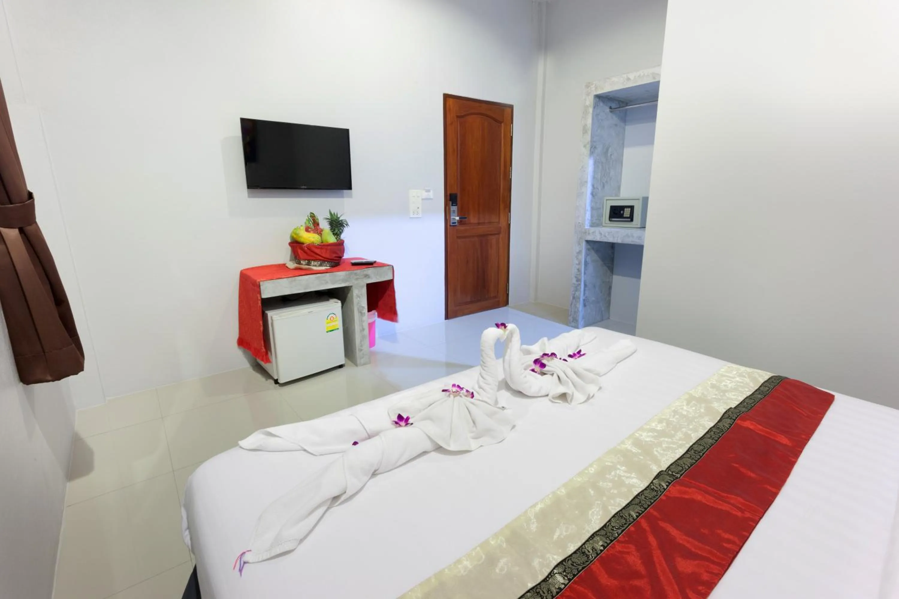 Photo of the whole room, Bed in Freedom Hotel