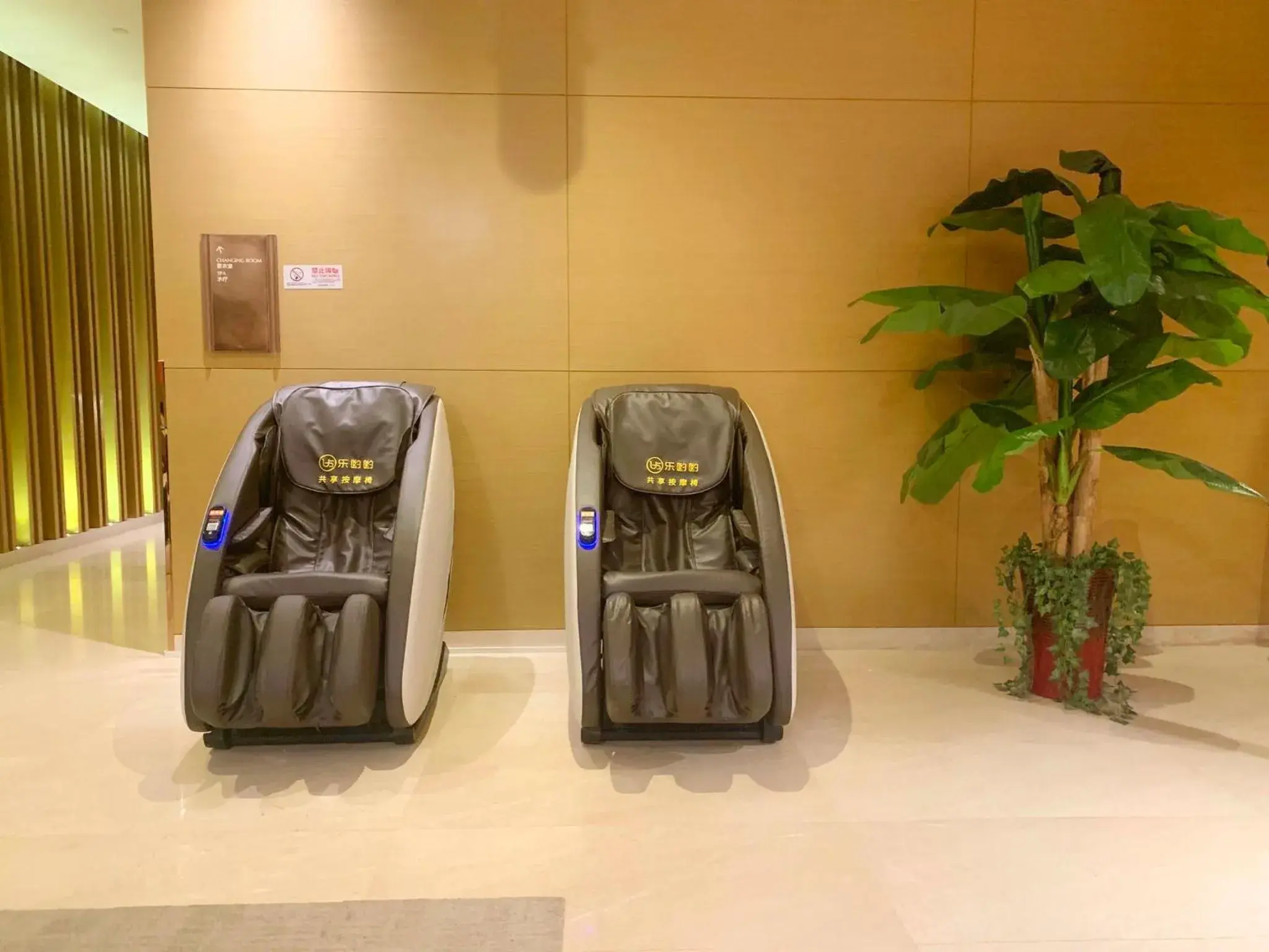 Swimming pool in Crowne Plaza Tianjin Jinnan by IHG Swimming pool in Crowne Plaza Tianjin Jinnan by IHG