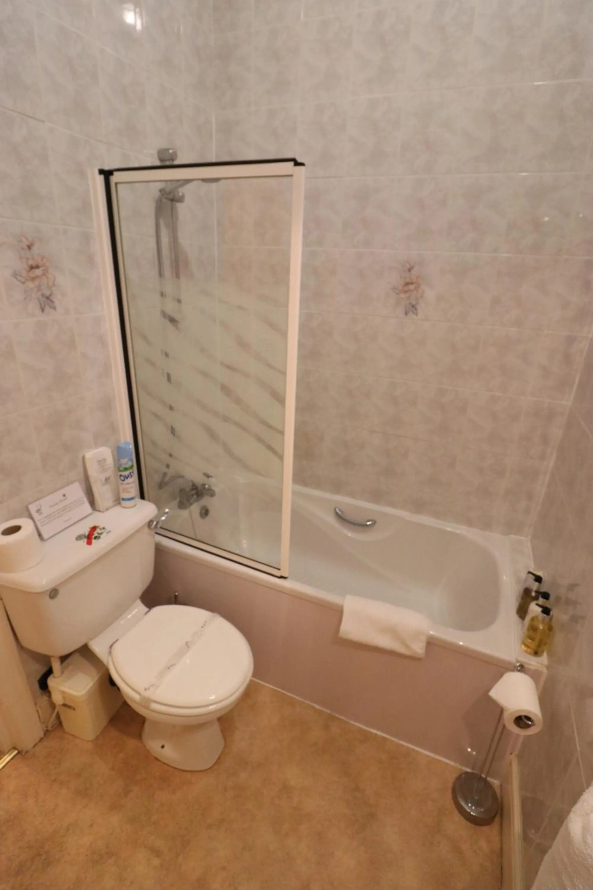 Bathroom in The Annan Hotel