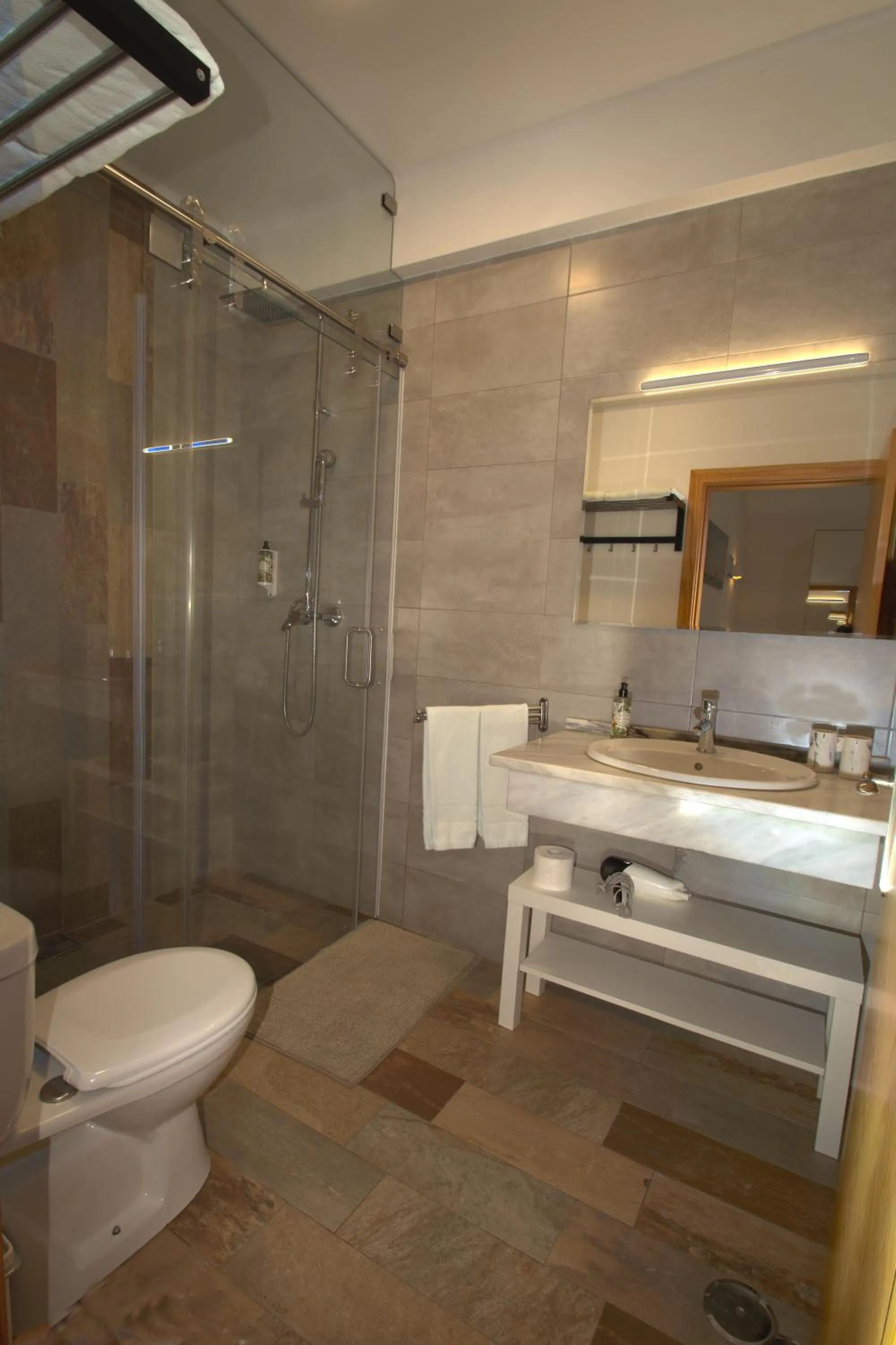 Shower in Monte das Perdizes