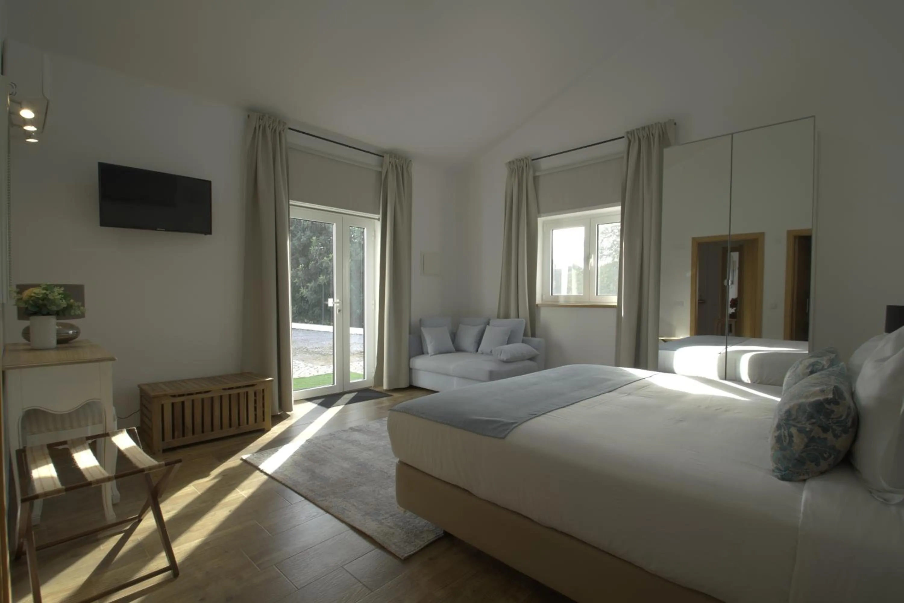 View (from property/room), Bed in Monte das Perdizes