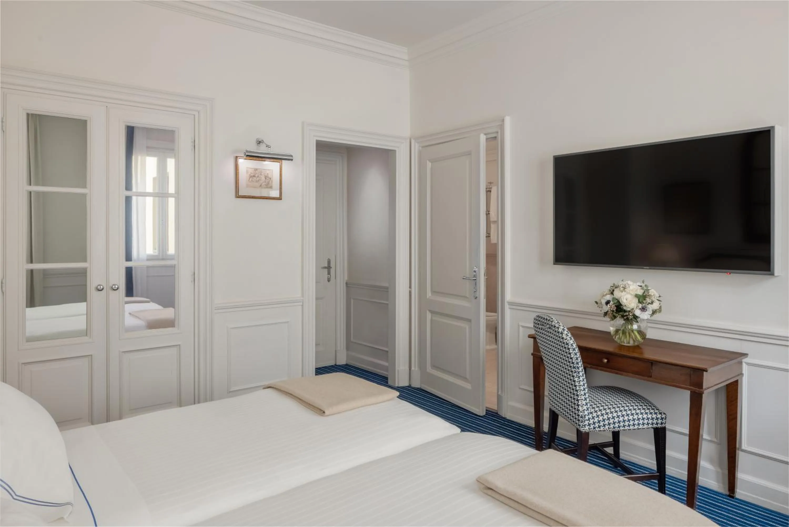 Bedroom, Bed in Hotel Lungarno - Lungarno Collection