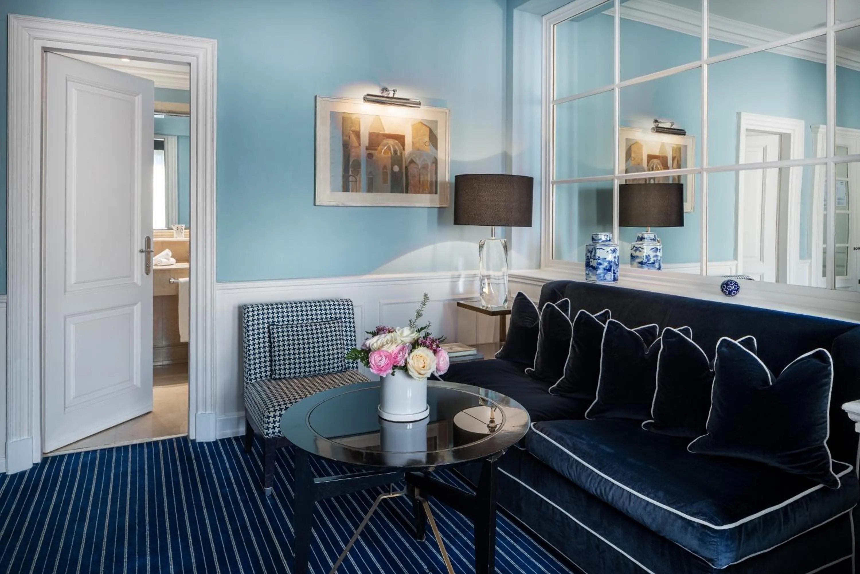 Seating area in Hotel Lungarno - Lungarno Collection