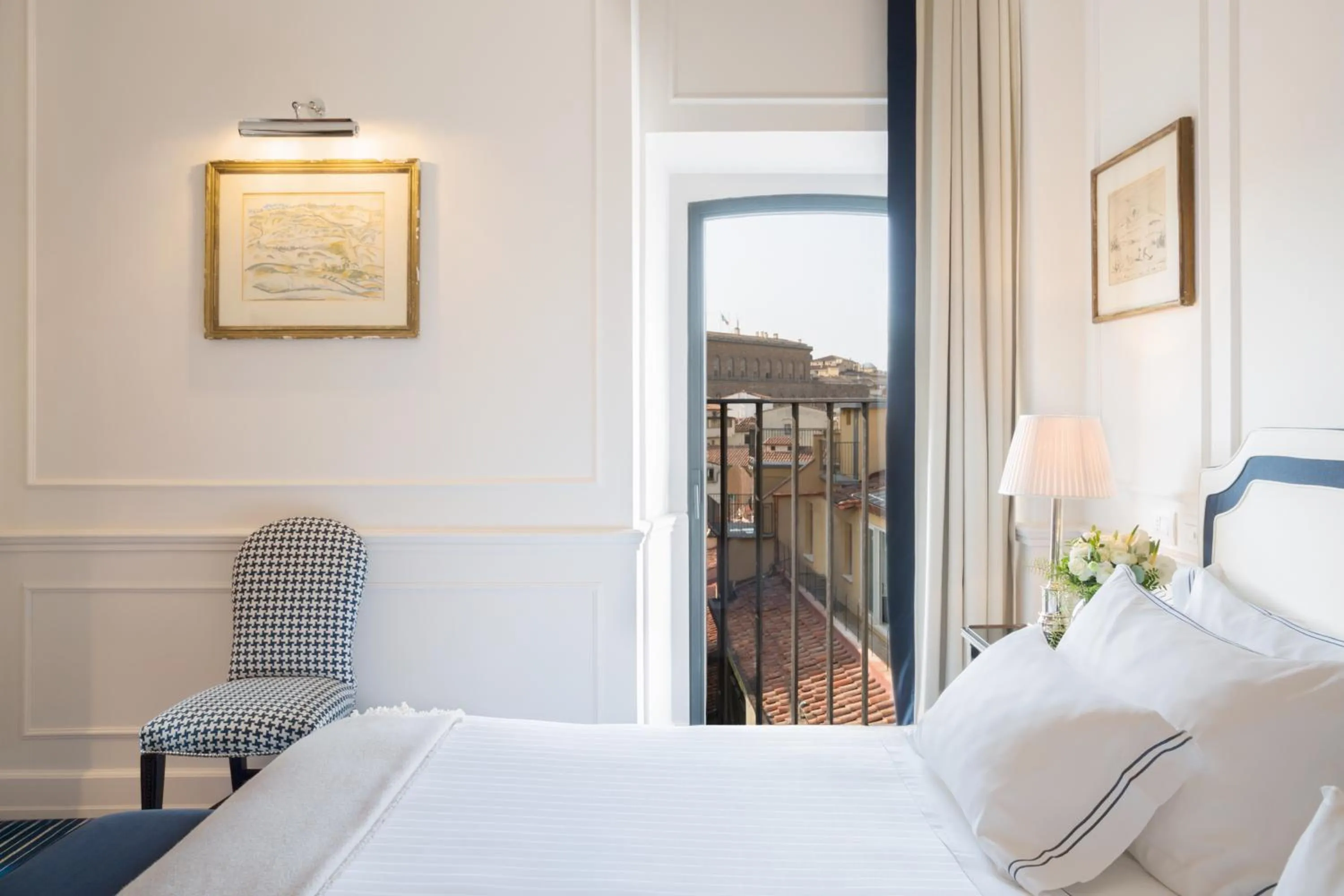 Bedroom, Bed in Hotel Lungarno - Lungarno Collection