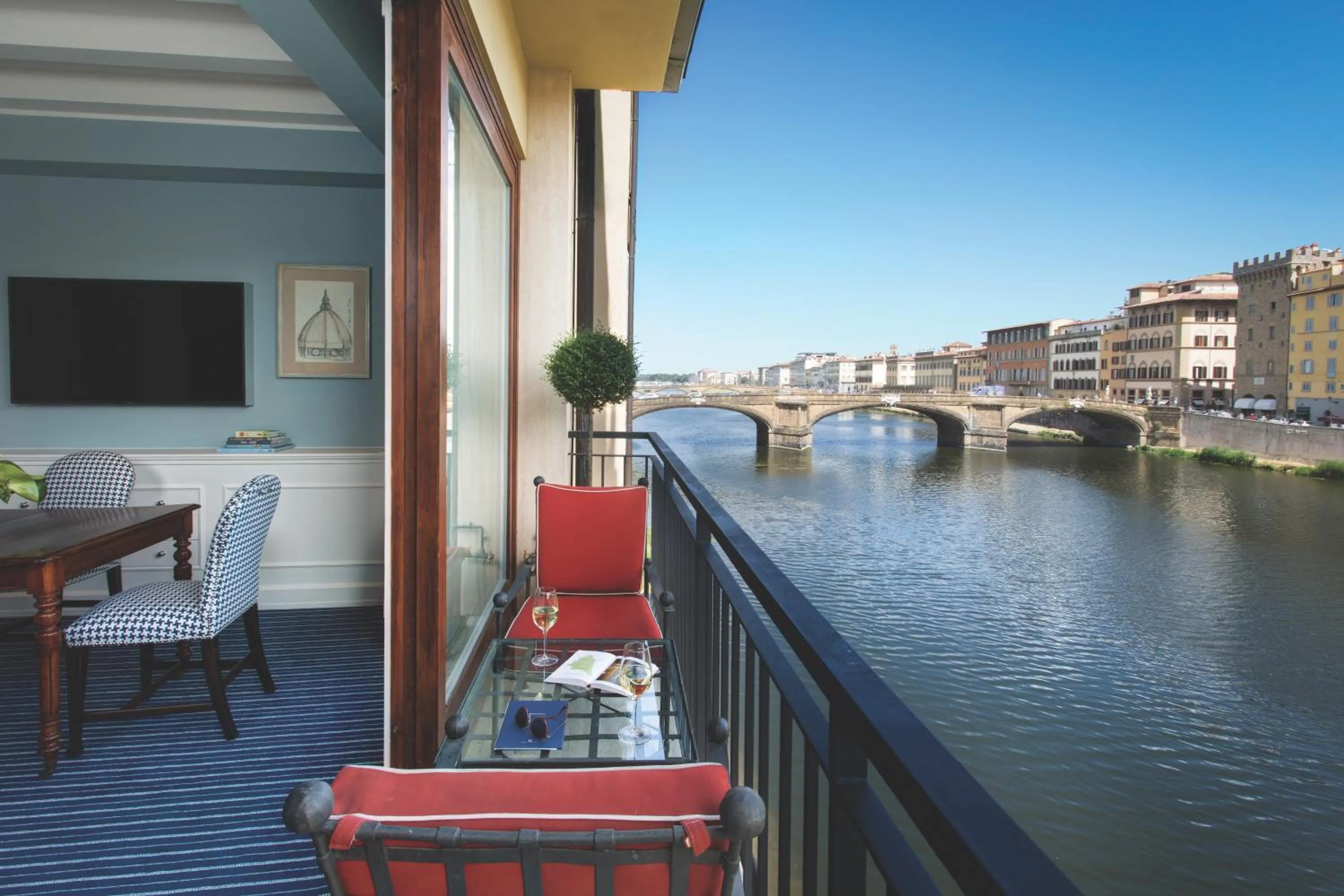 Balcony/Terrace in Hotel Lungarno - Lungarno Collection