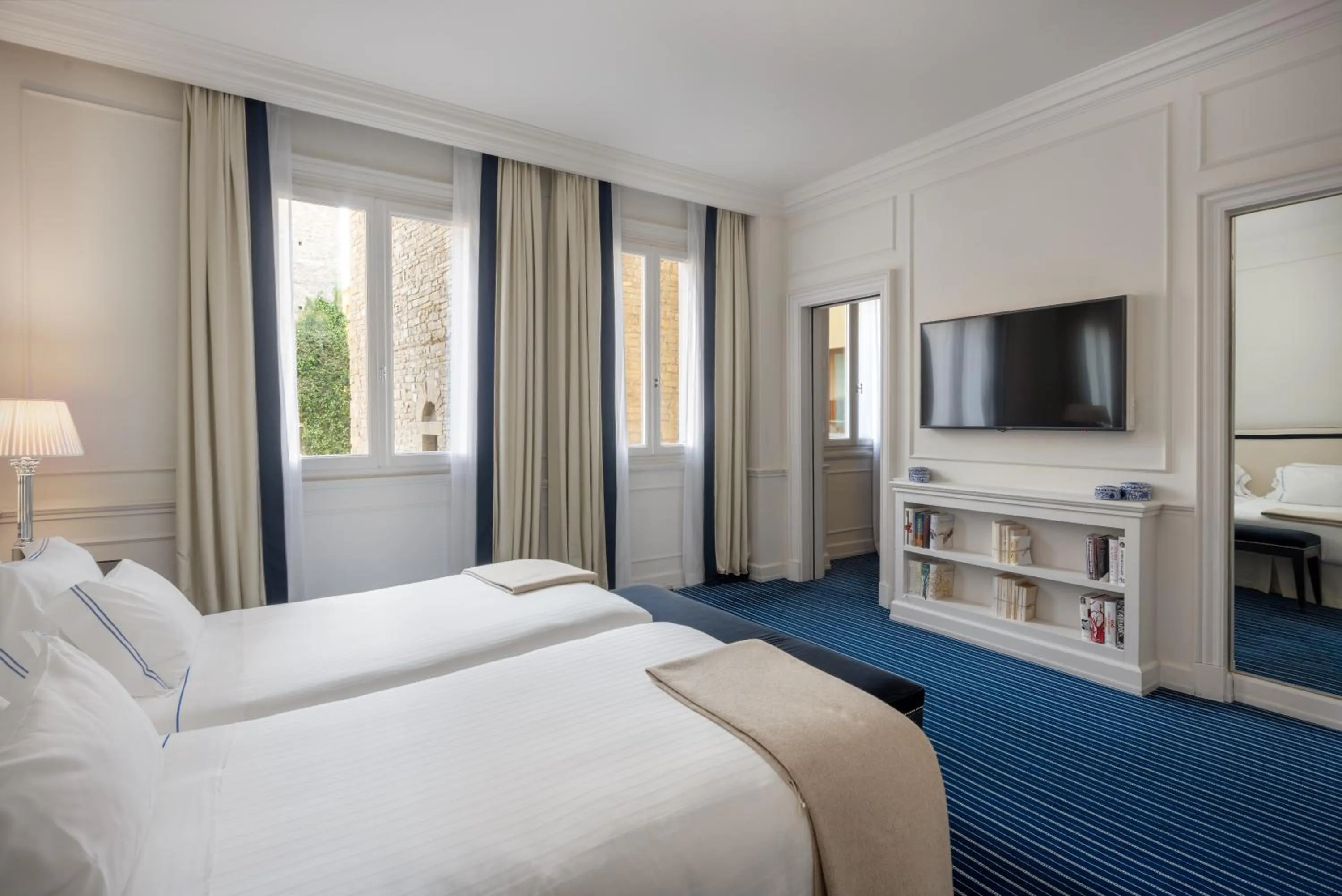 Bedroom, Bed in Hotel Lungarno - Lungarno Collection