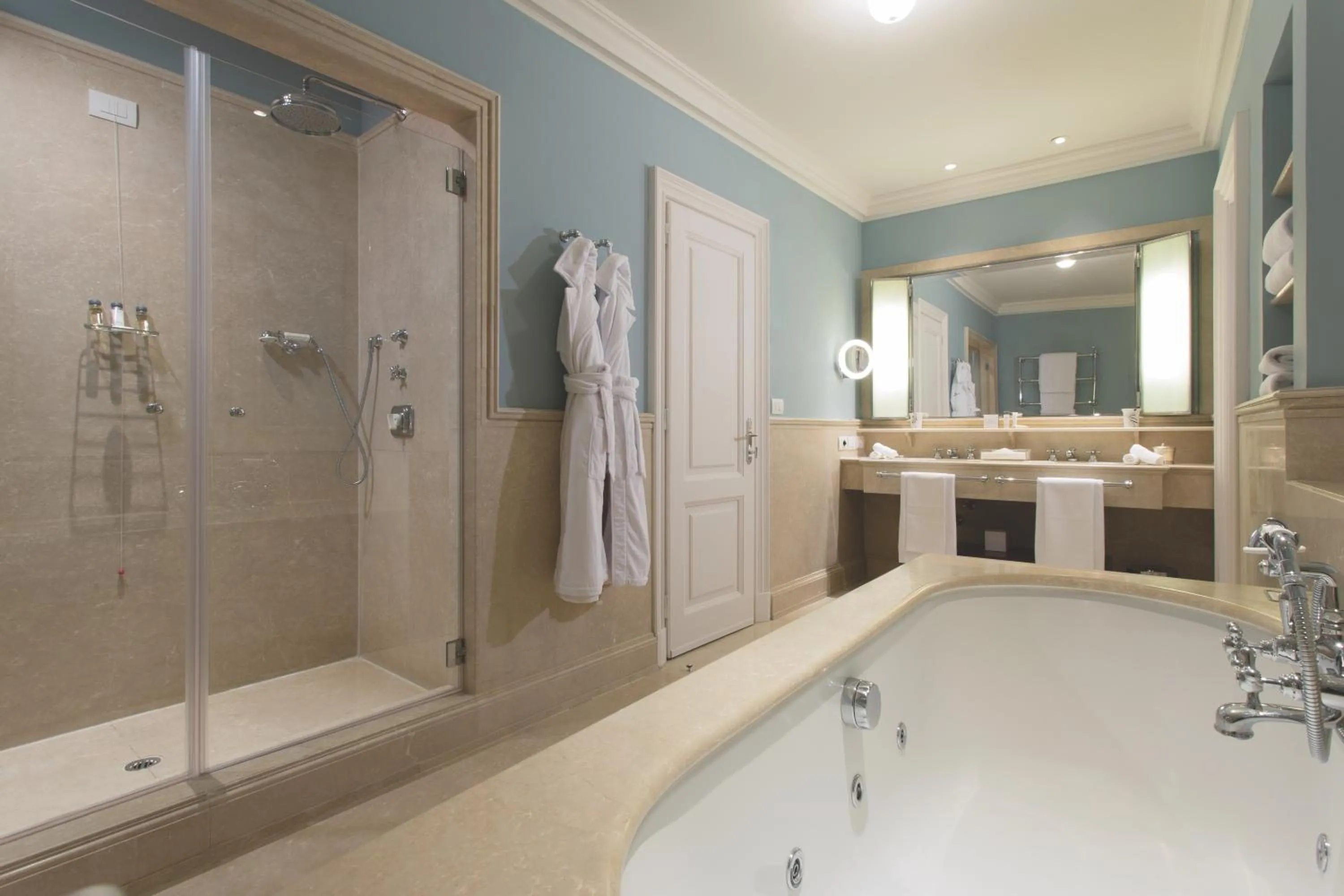 Bathroom in Hotel Lungarno - Lungarno Collection