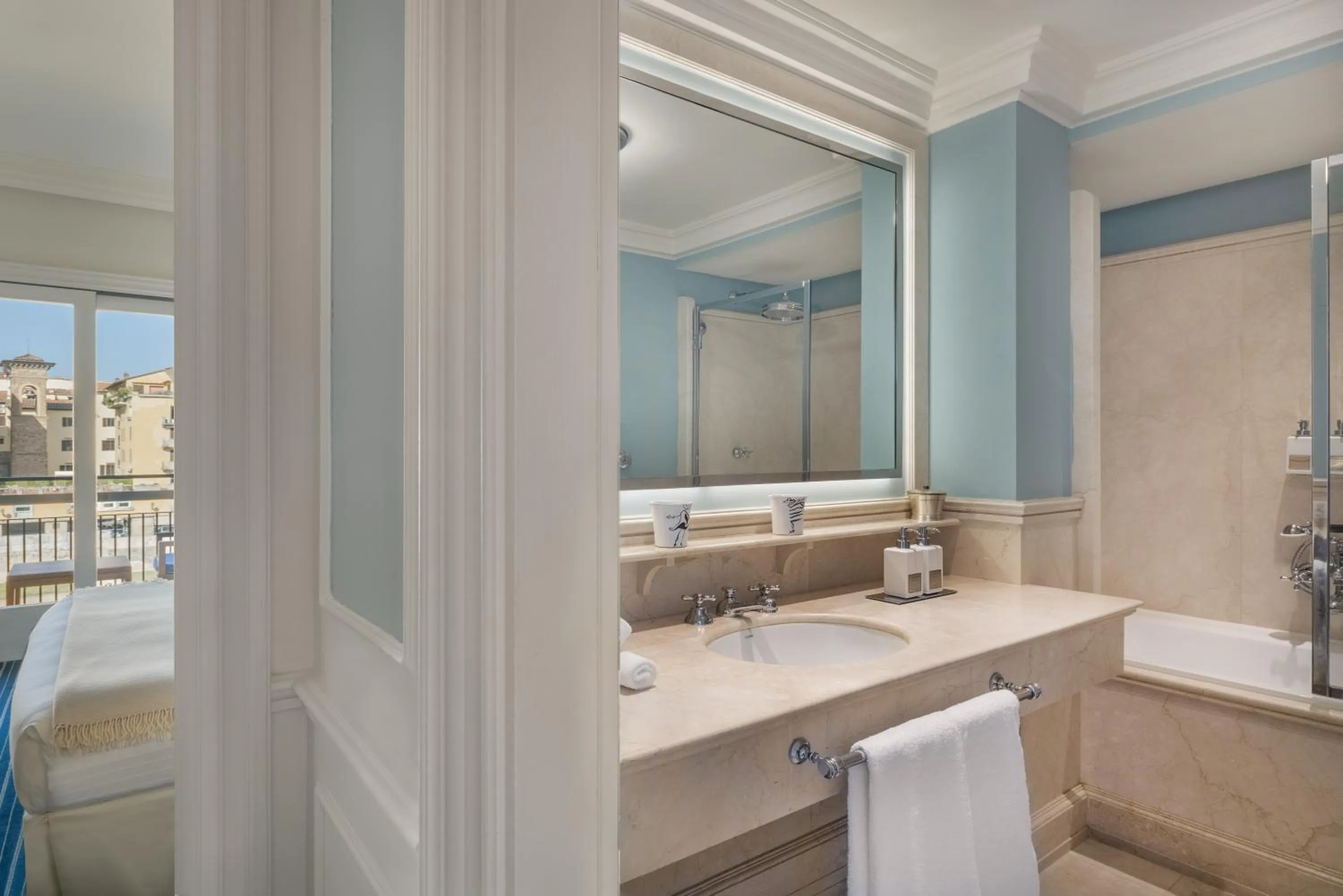 Bathroom in Hotel Lungarno - Lungarno Collection